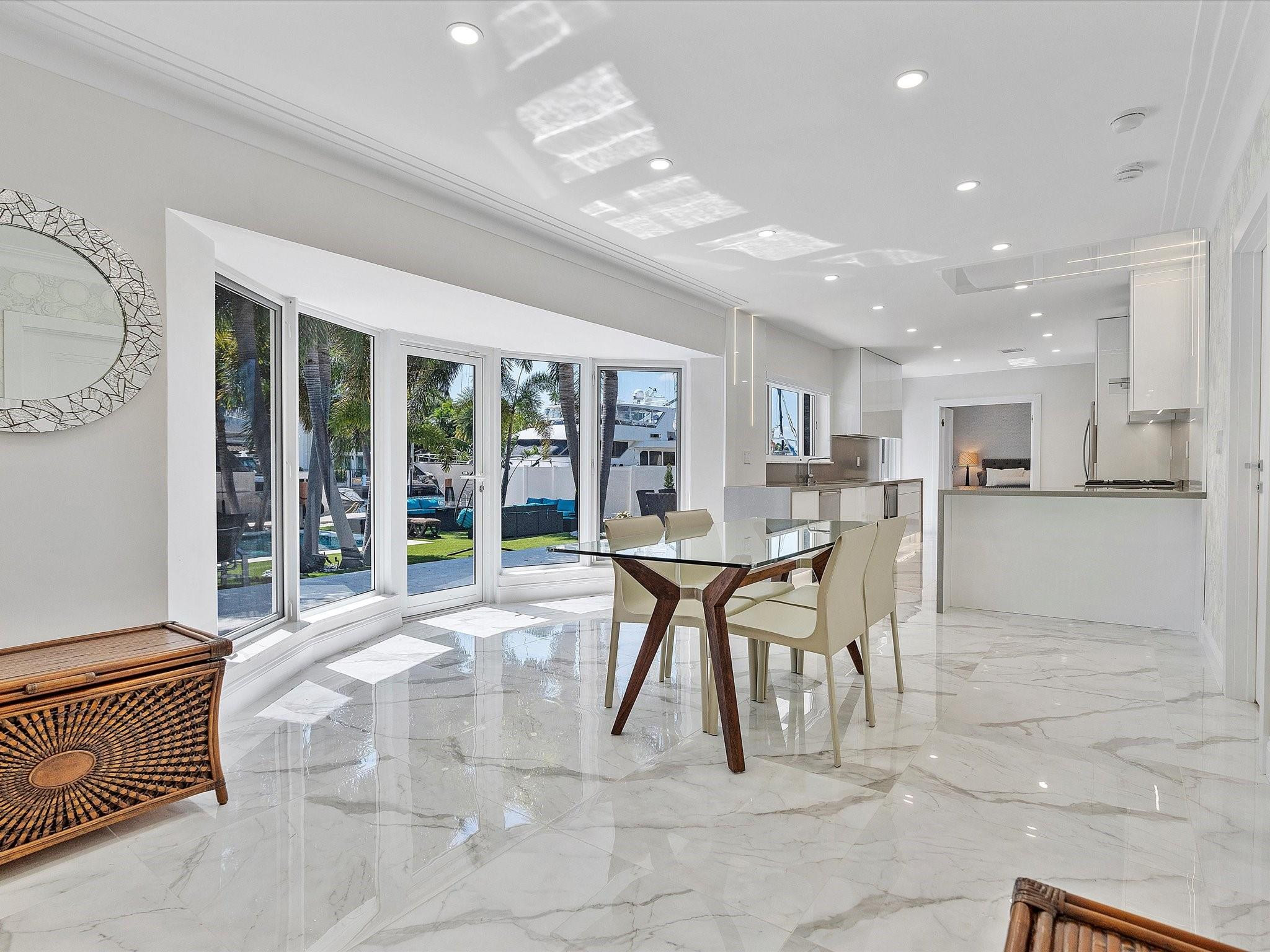 207 Royal Palm, Fort Lauderdale FL 33301