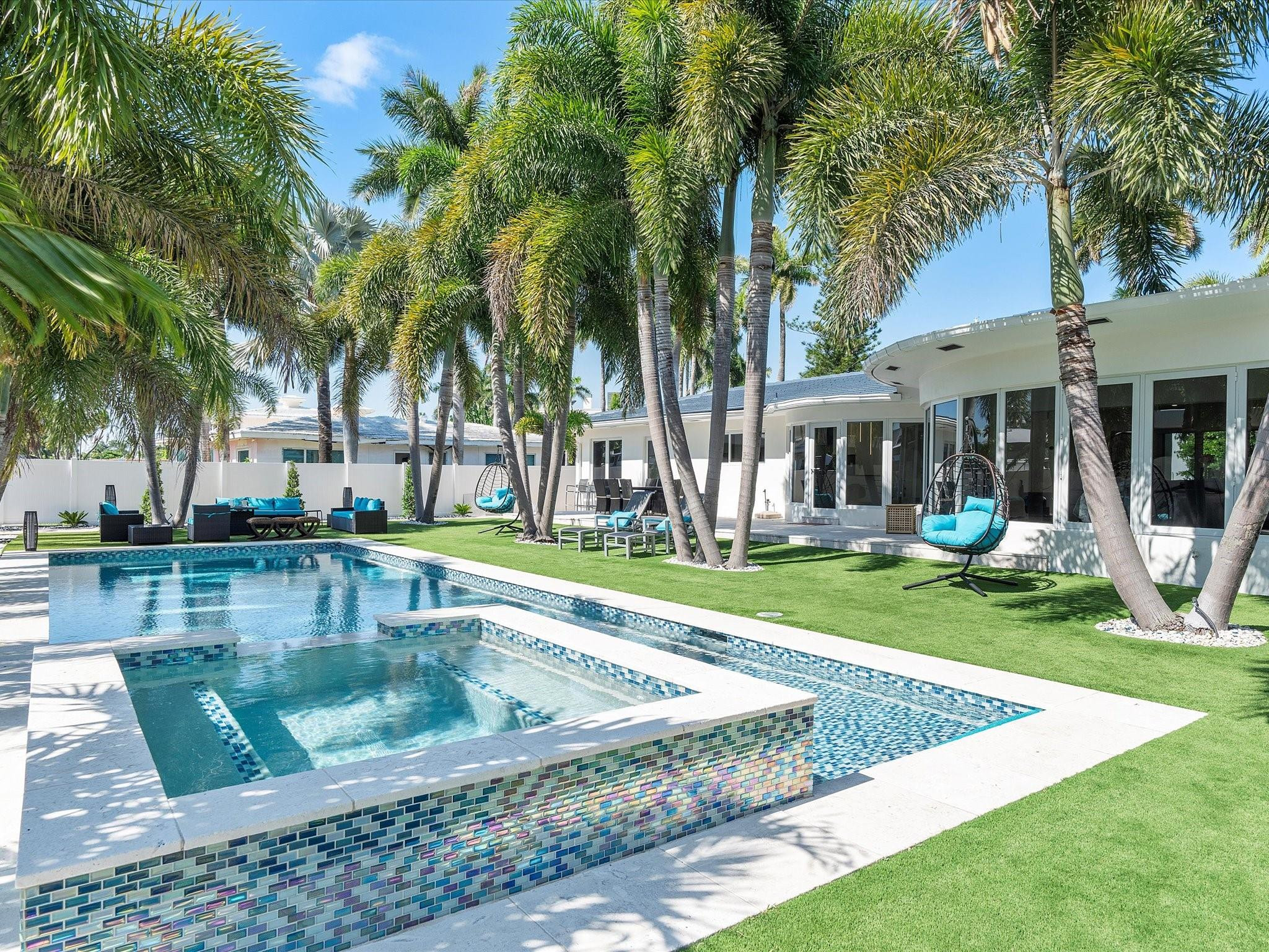 207 Royal Palm, Fort Lauderdale FL 33301