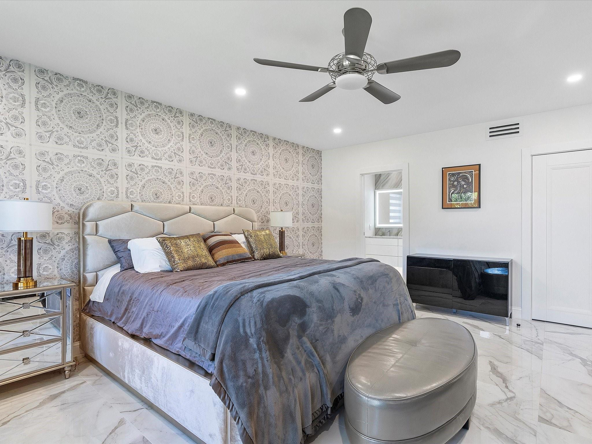 207 Royal Palm, Fort Lauderdale FL 33301