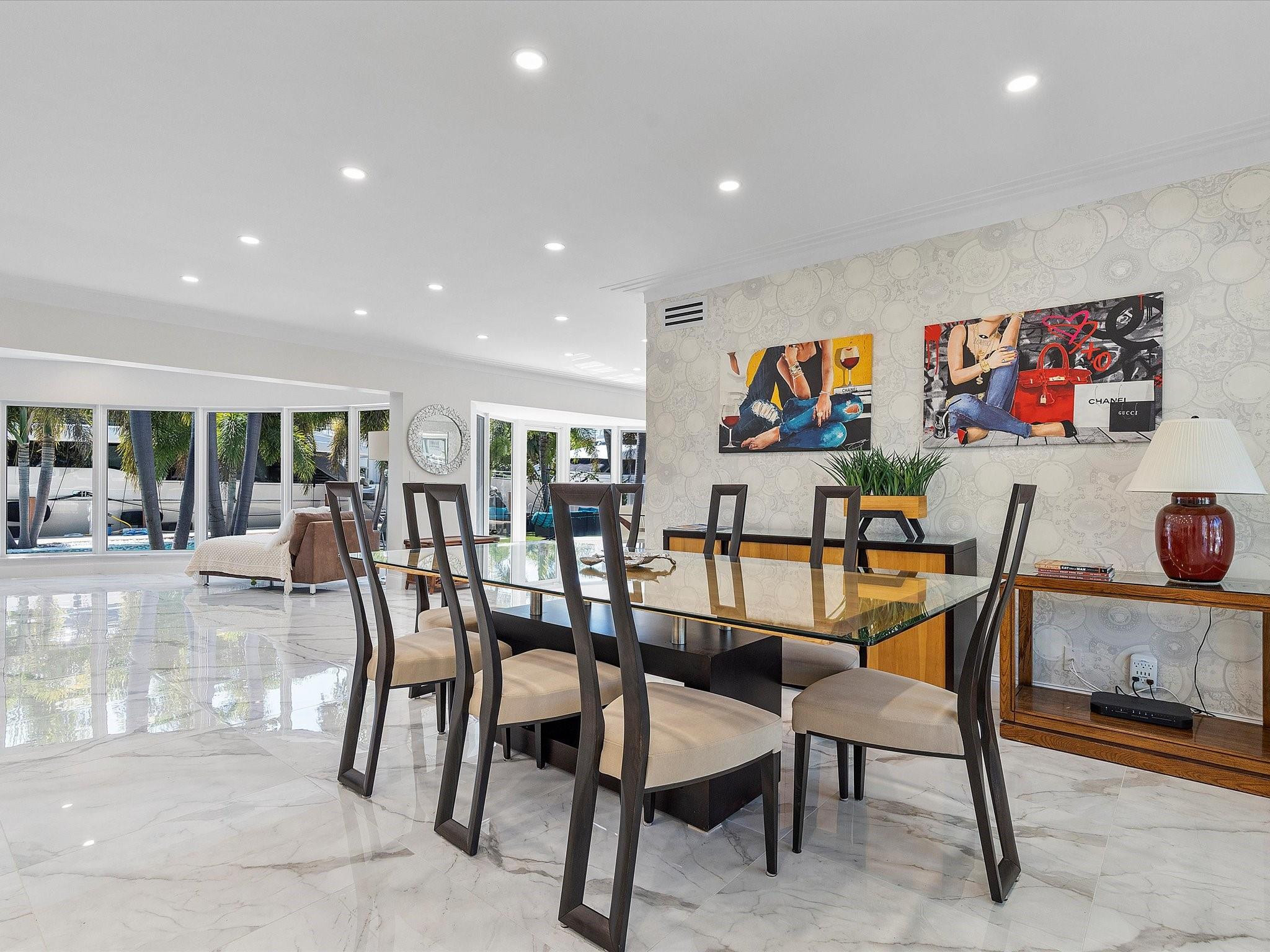 207 Royal Palm, Fort Lauderdale FL 33301