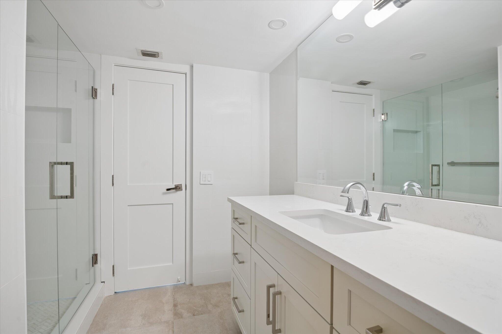 5100 Bayview #106, Fort Lauderdale FL 33308