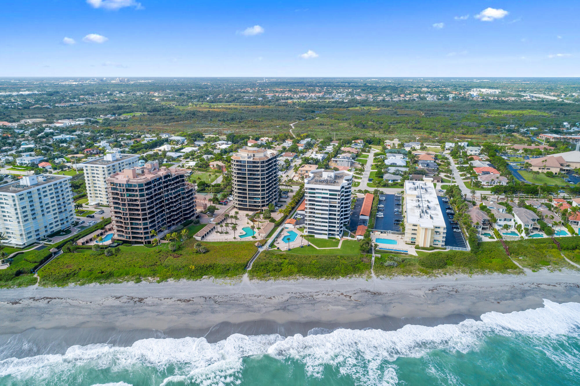 490 Mars, Juno Beach FL 33408