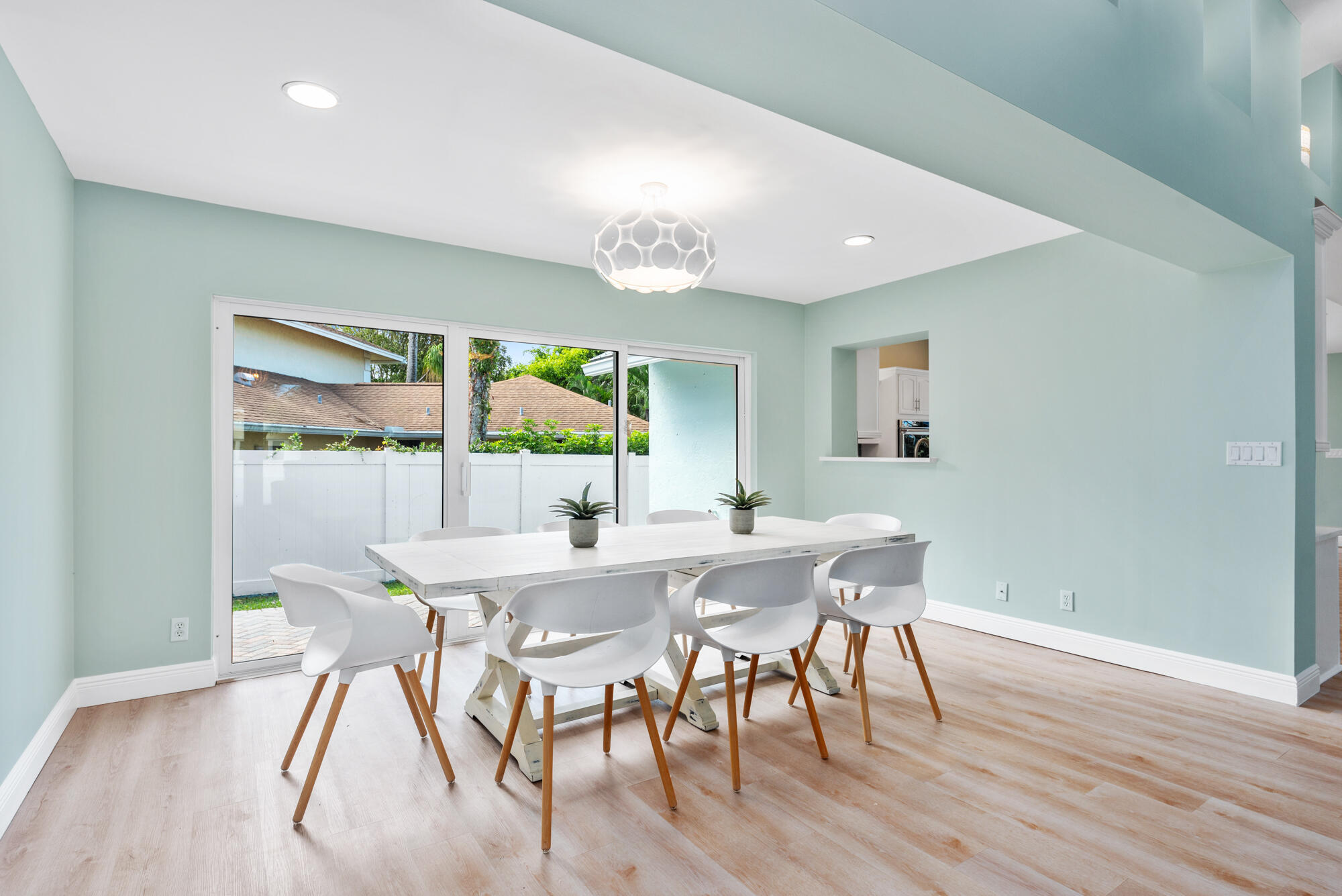 490 Mars, Juno Beach FL 33408