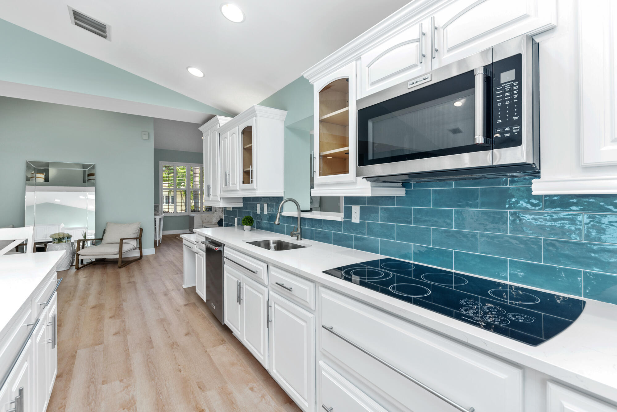 490 Mars, Juno Beach FL 33408