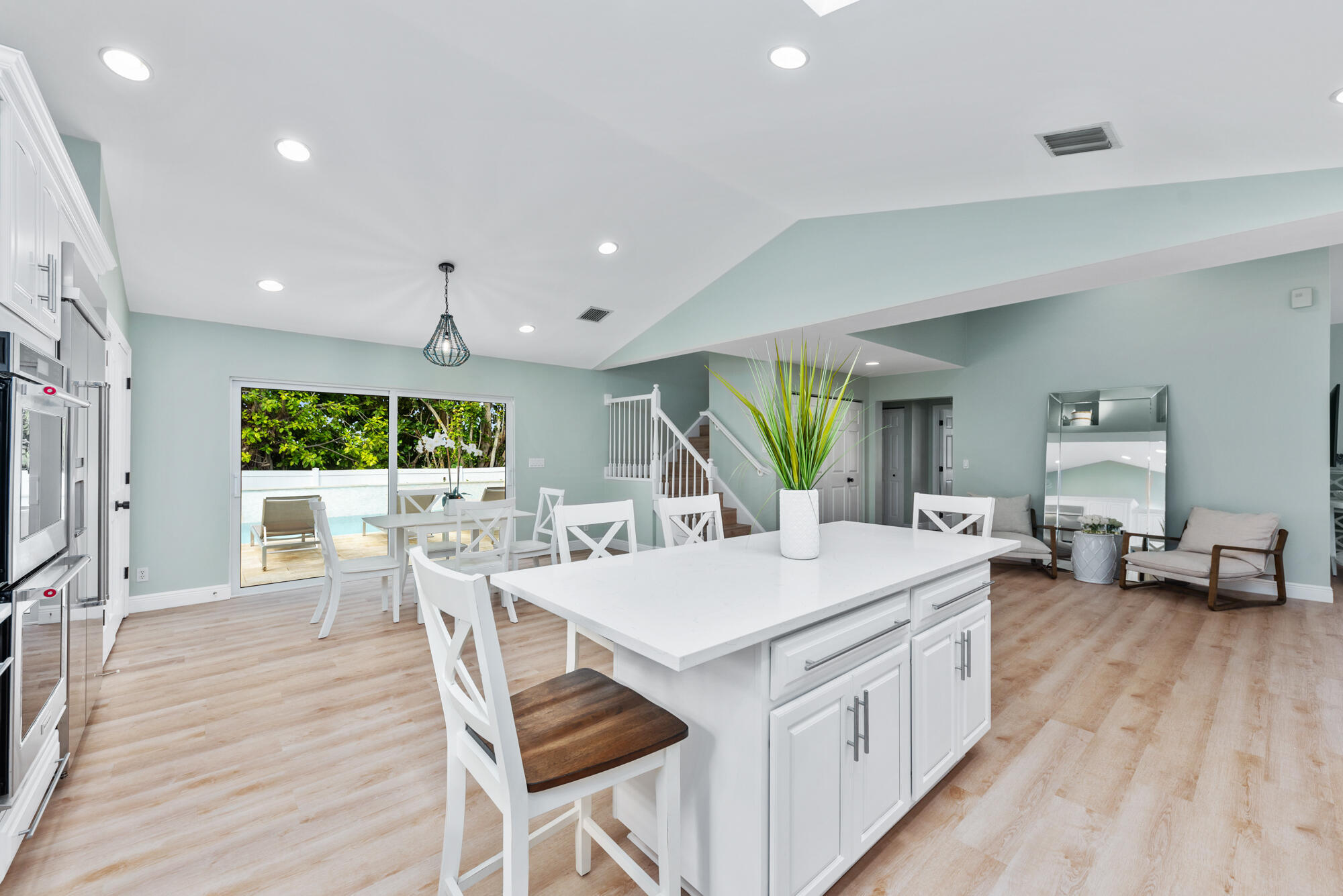 490 Mars, Juno Beach FL 33408