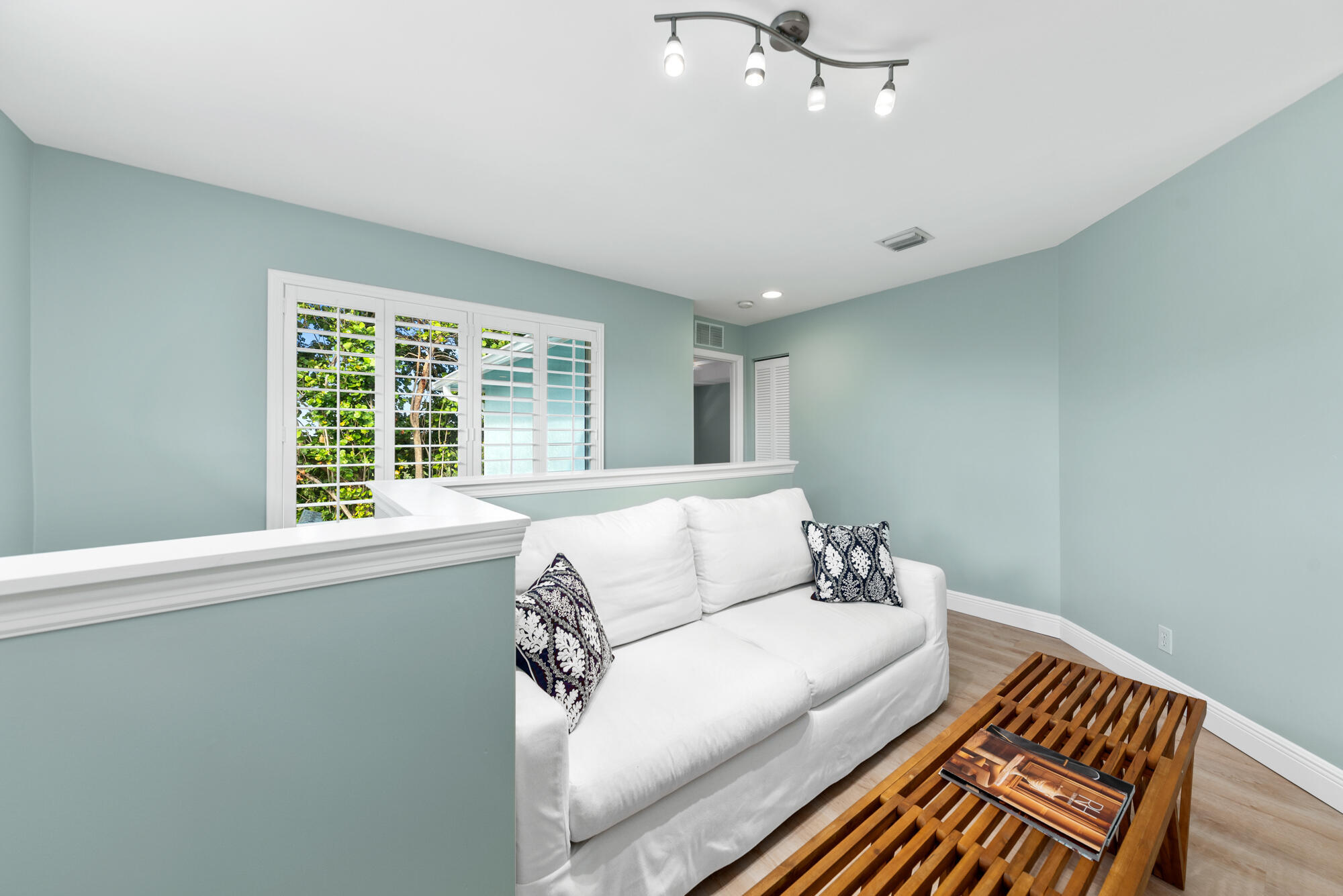 490 Mars, Juno Beach FL 33408