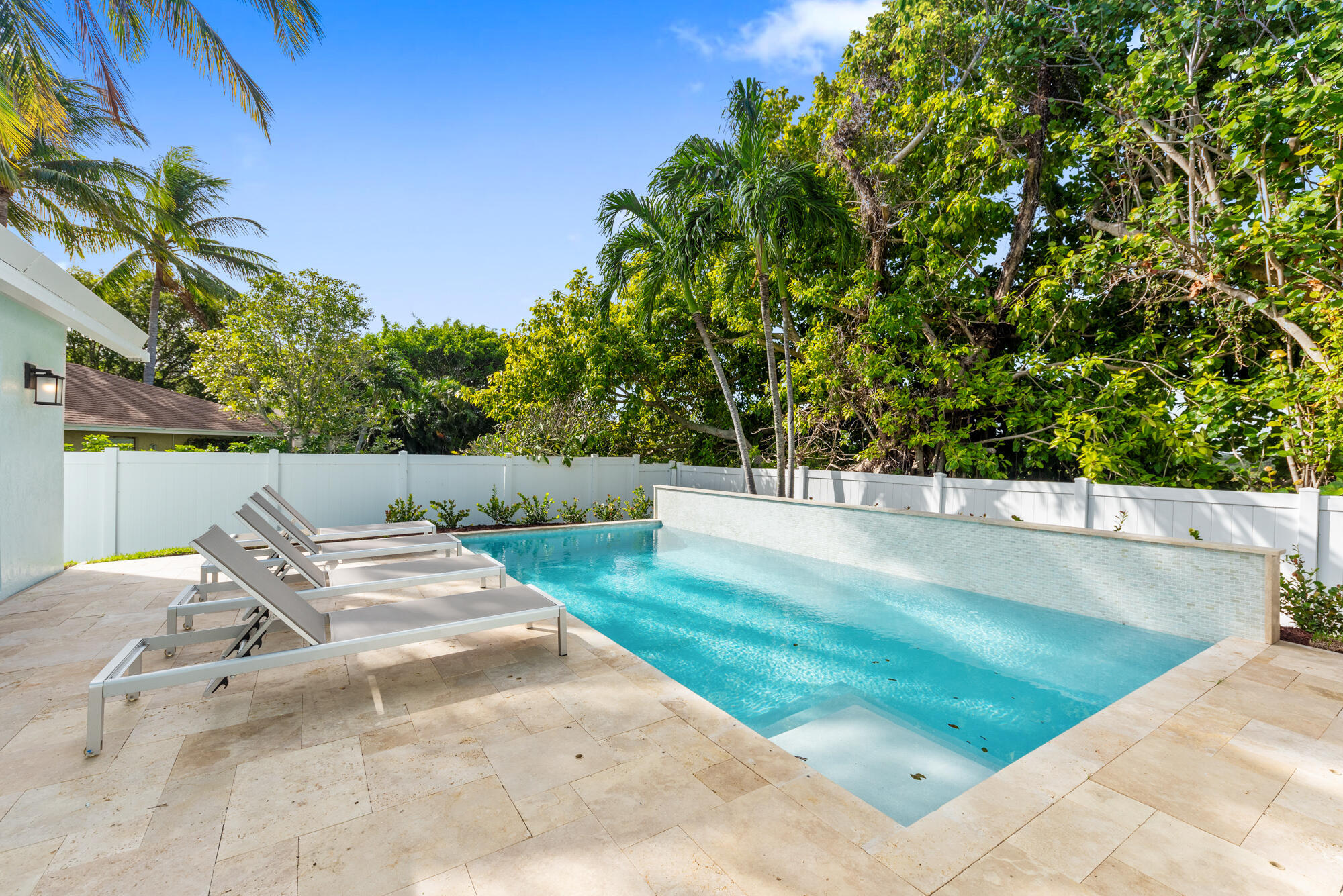 490 Mars, Juno Beach FL 33408