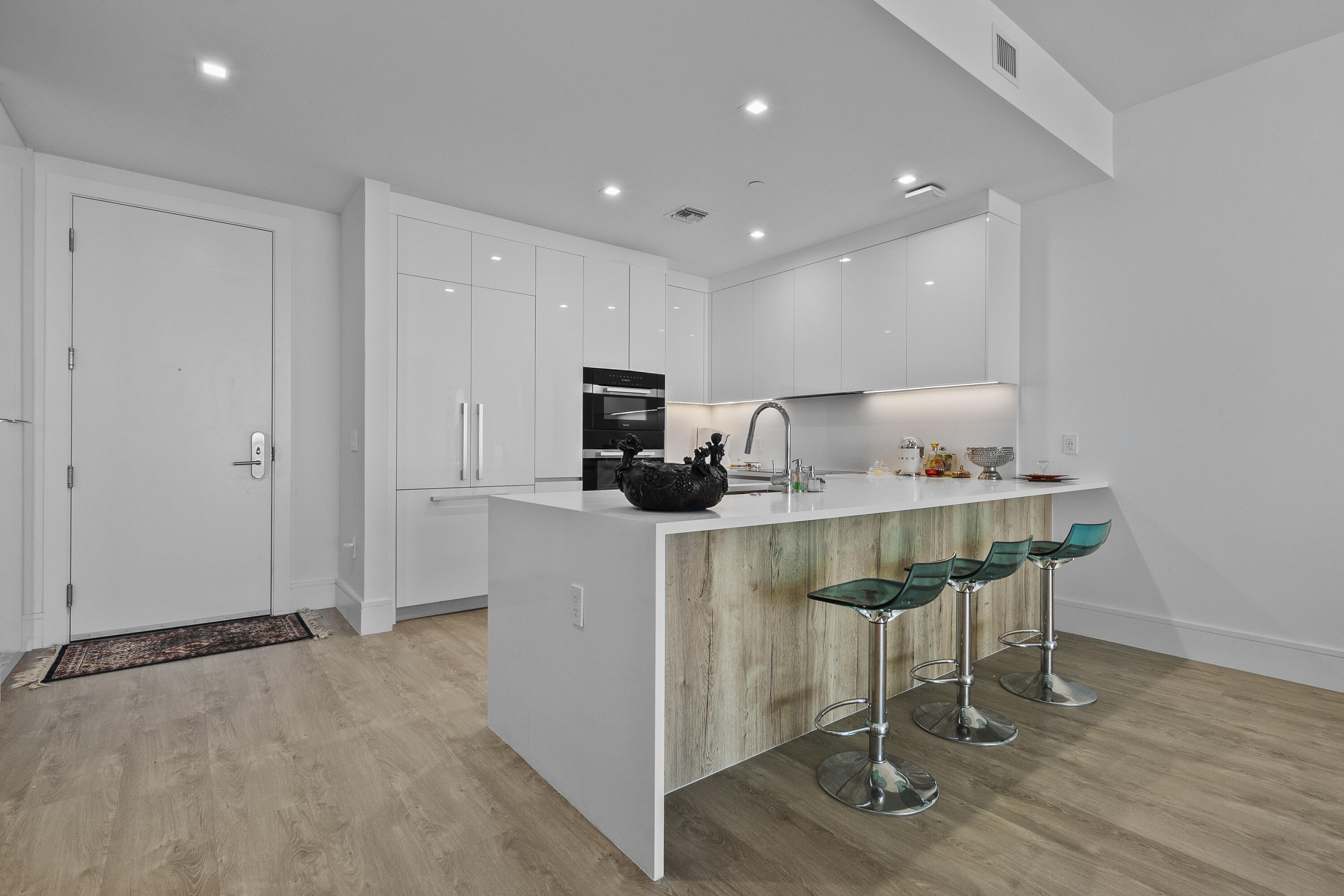 220 Lake Shore #1913, Lake Park FL 33403