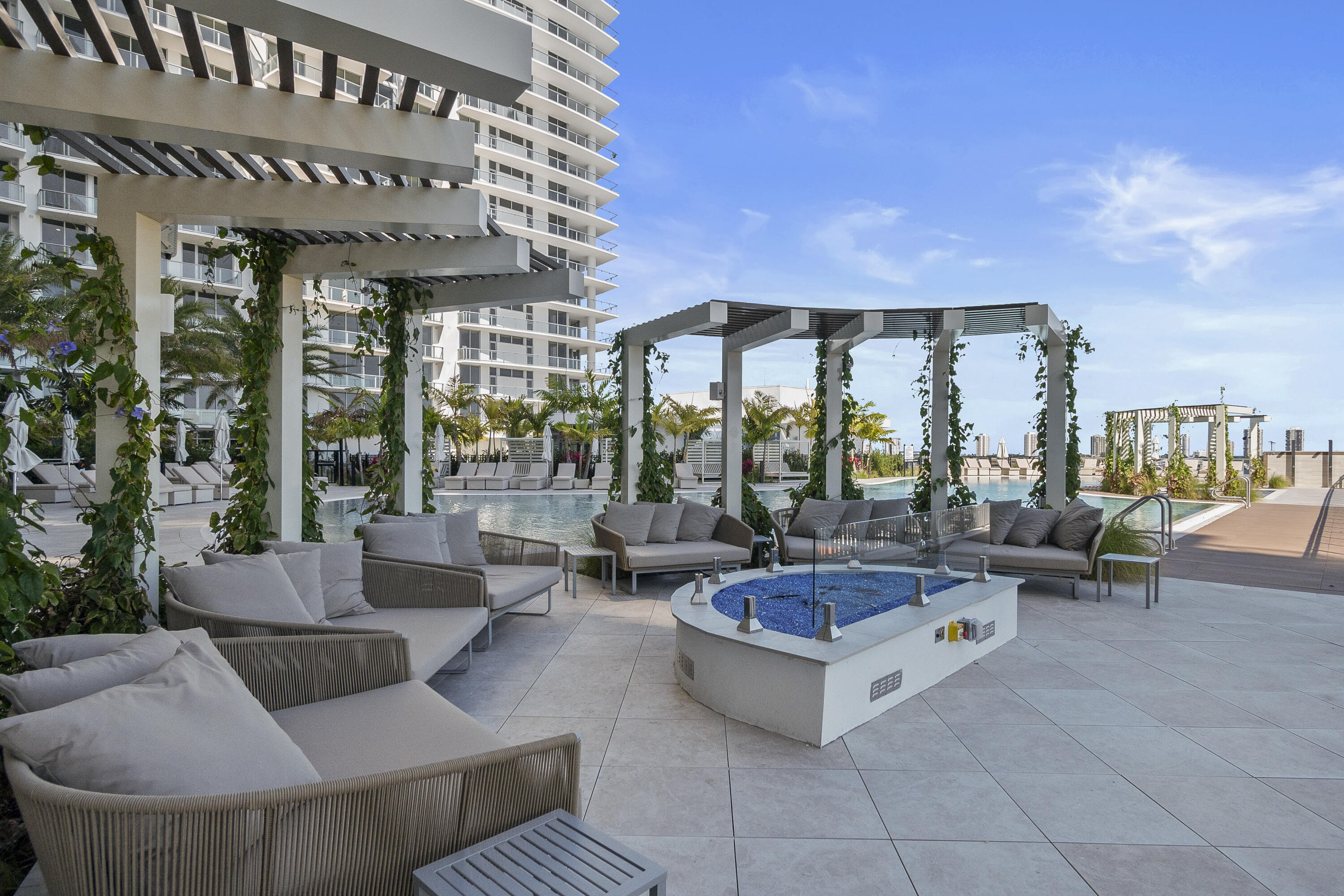 220 Lake Shore #1913, Lake Park FL 33403