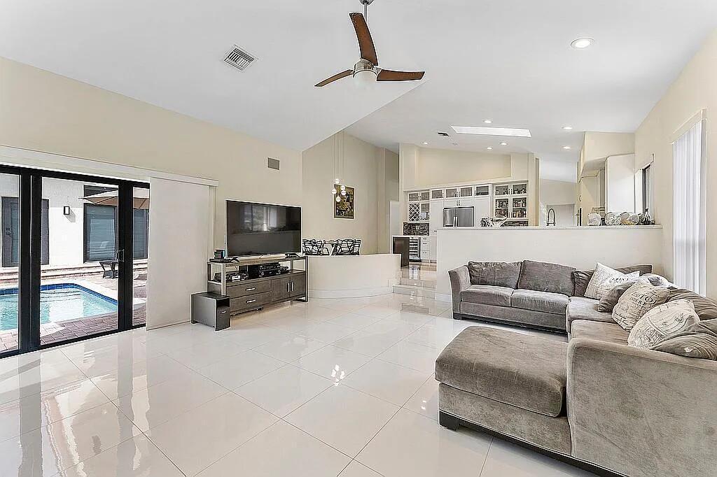 4551 NW 26th, Boca Raton FL 33434