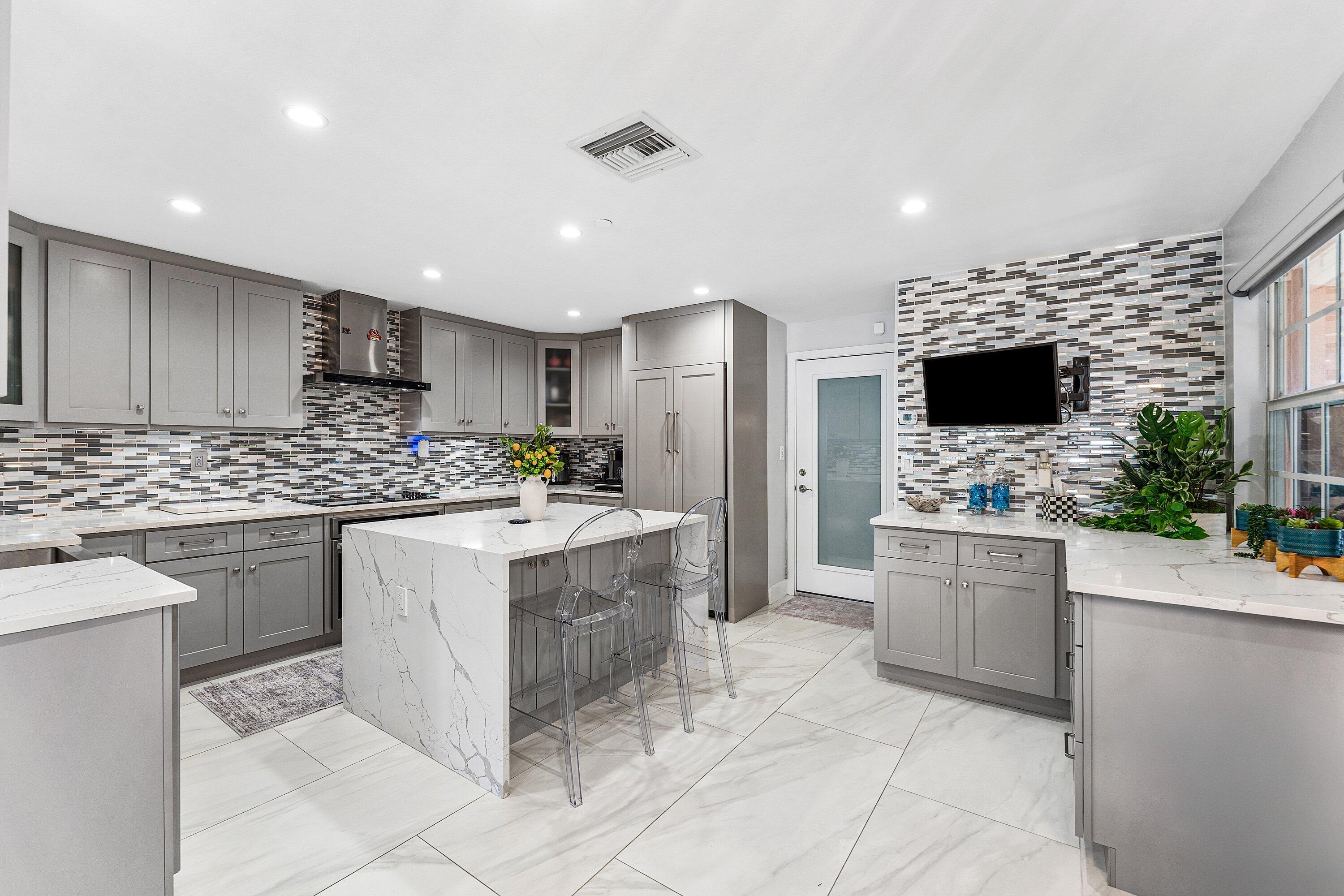 19 Hendricks, Fort Lauderdale FL 33301