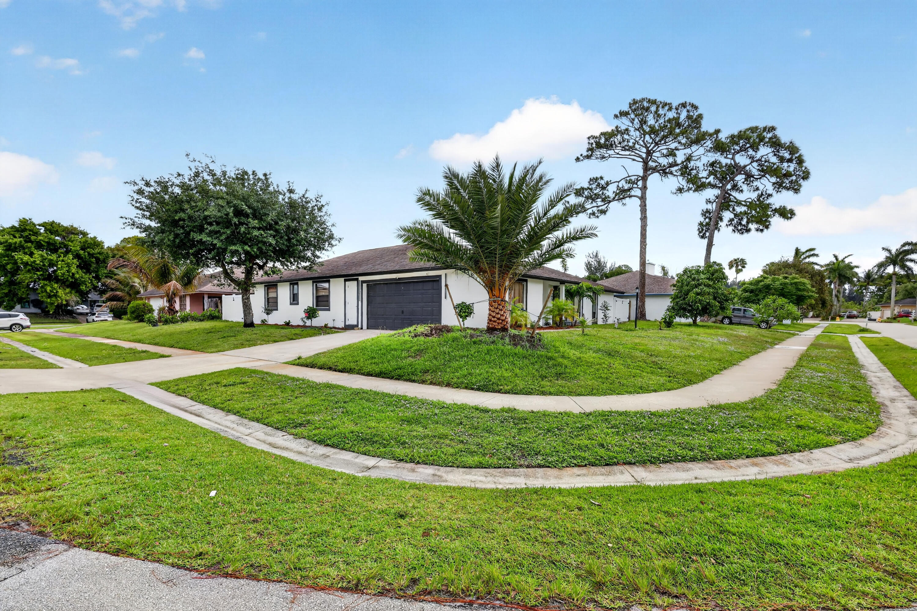 4831 Dorchester Mews, Haverhill FL 33415