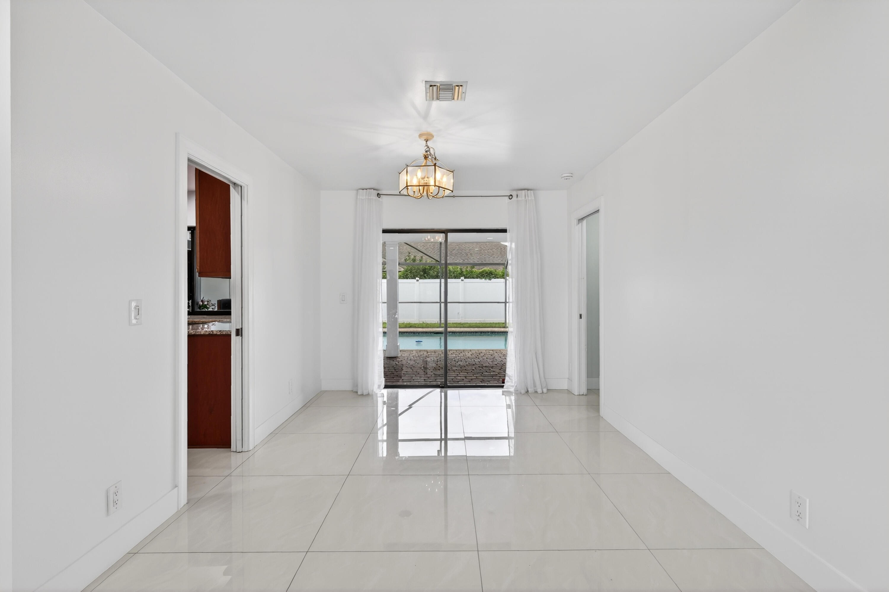 4831 Dorchester Mews, Haverhill FL 33415