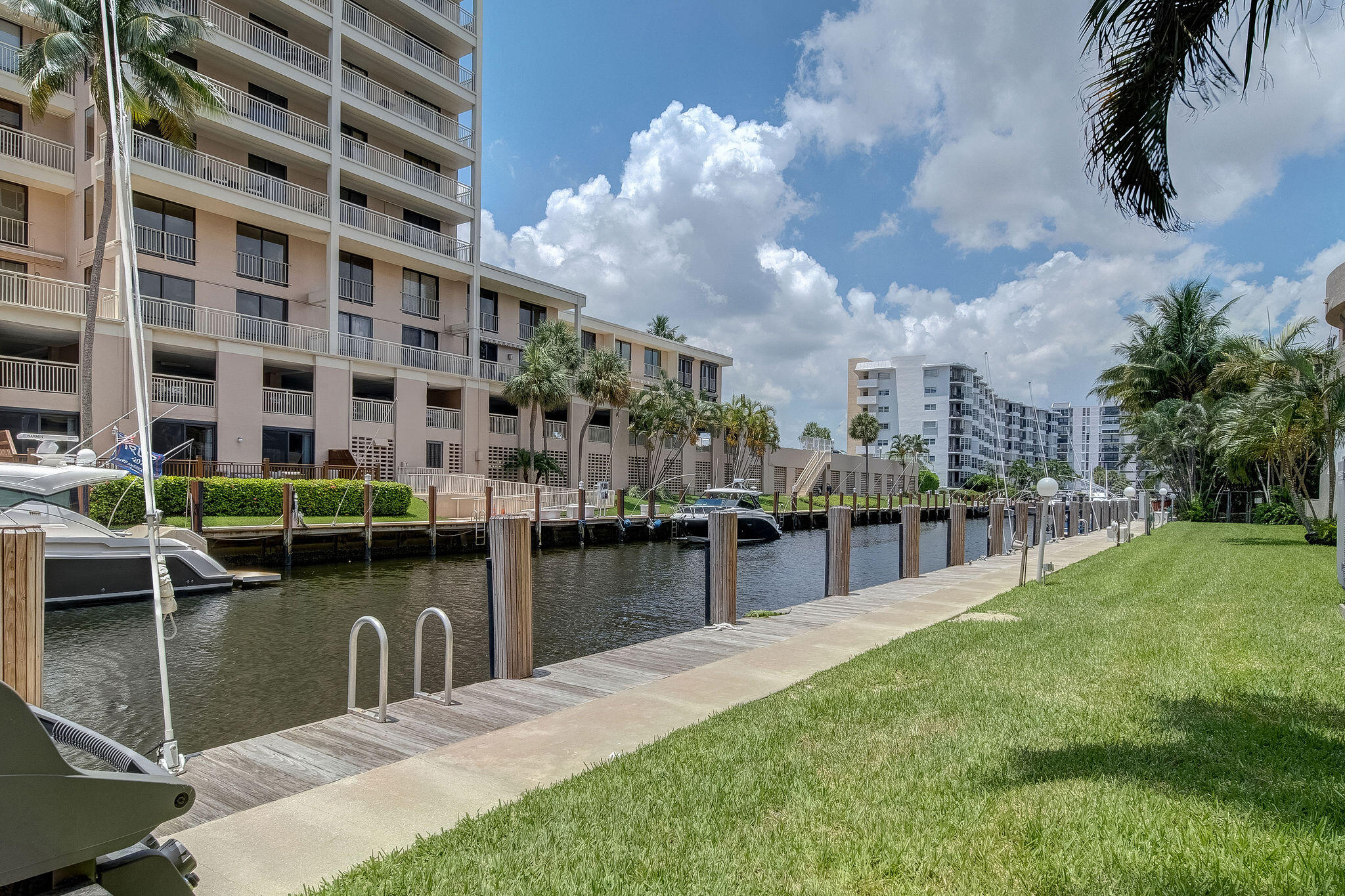 3100 NE 49 Street #1110, Fort Lauderdale FL 33308
