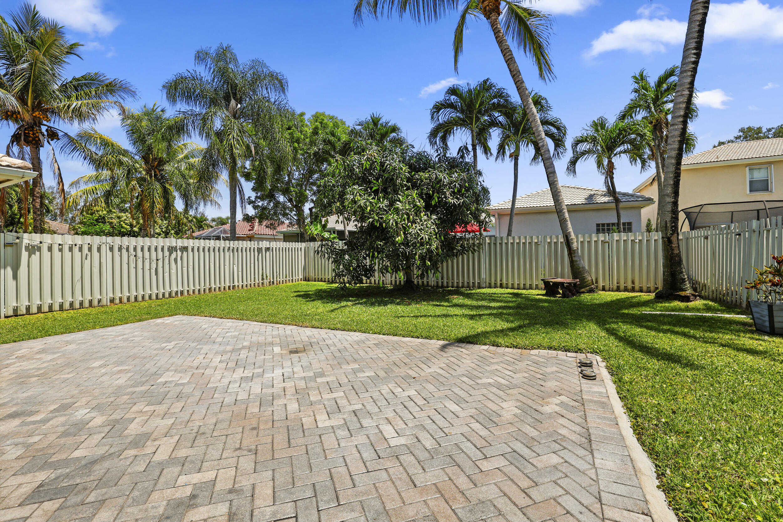 6878 NW 33rd, Margate FL 33063