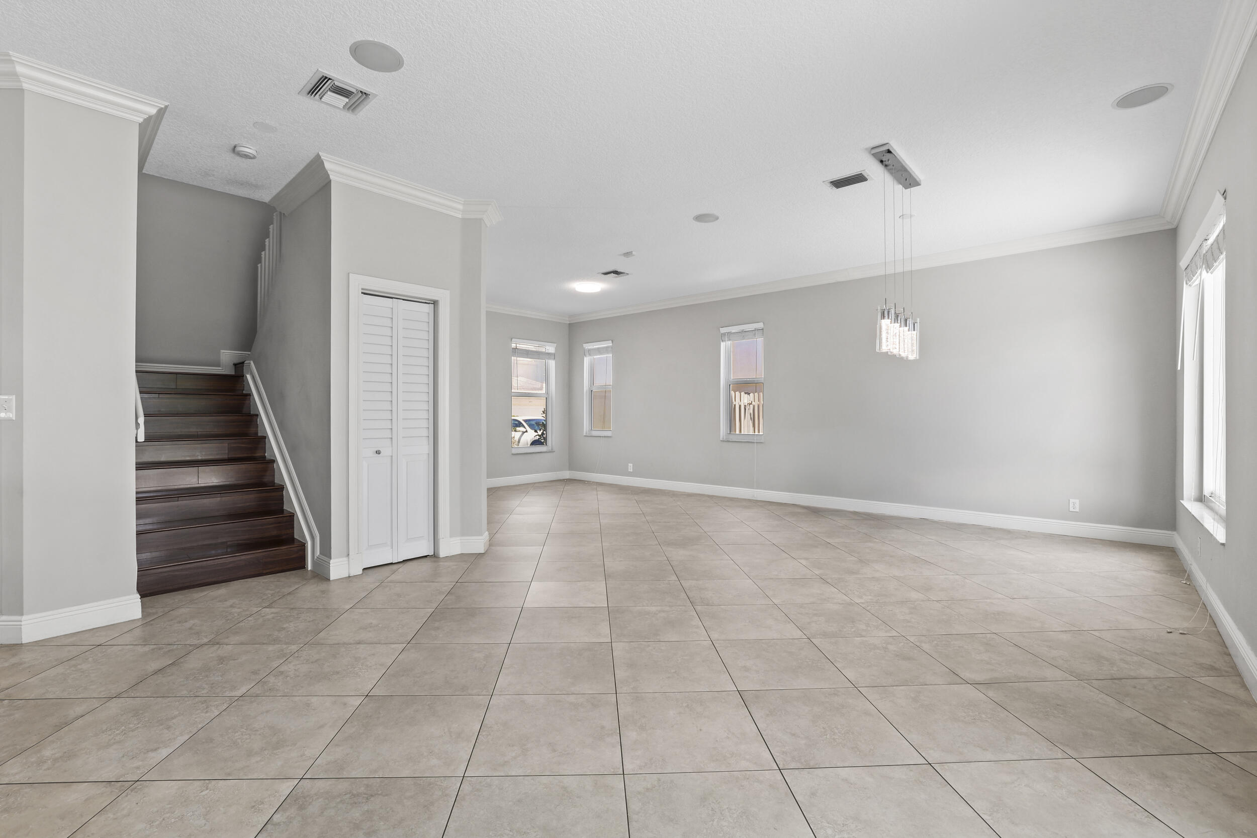 6878 NW 33rd, Margate FL 33063