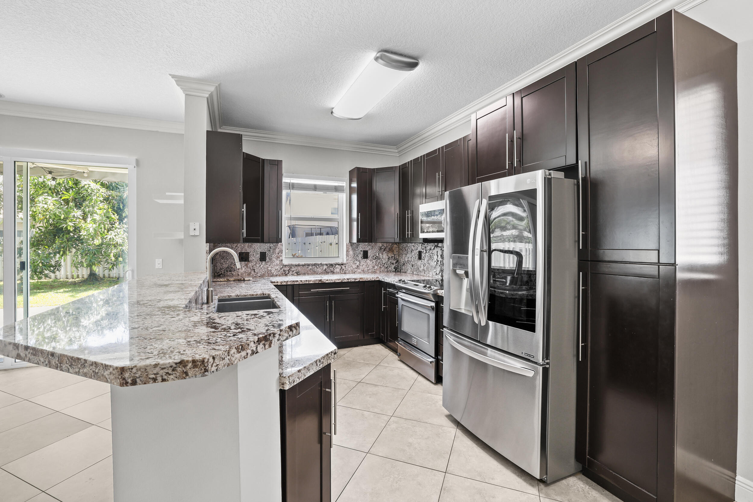 6878 NW 33rd, Margate FL 33063