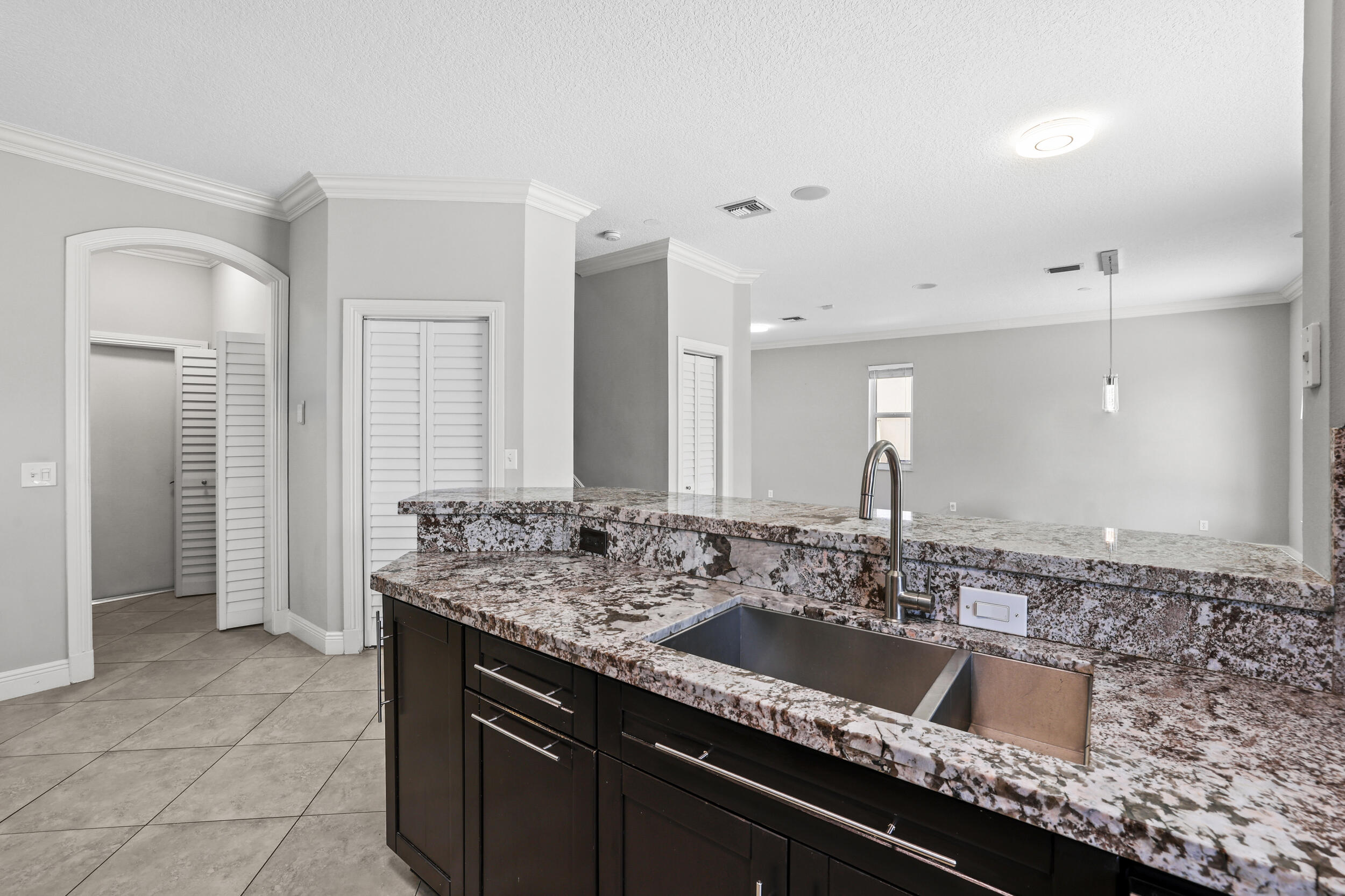 6878 NW 33rd, Margate FL 33063