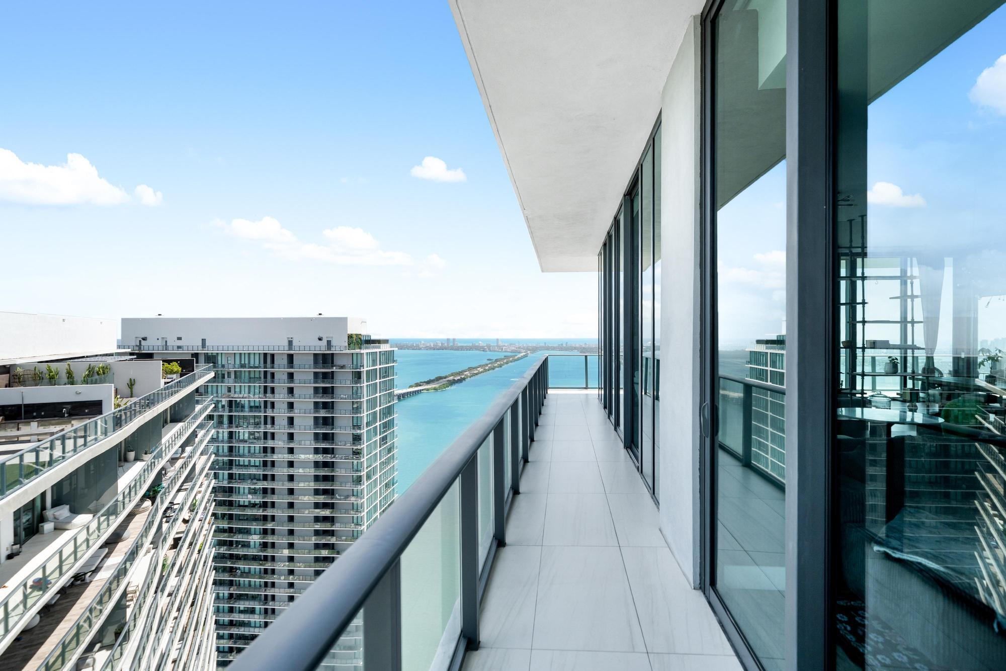 480 NE 31st #Ph5104, Miami FL 33137