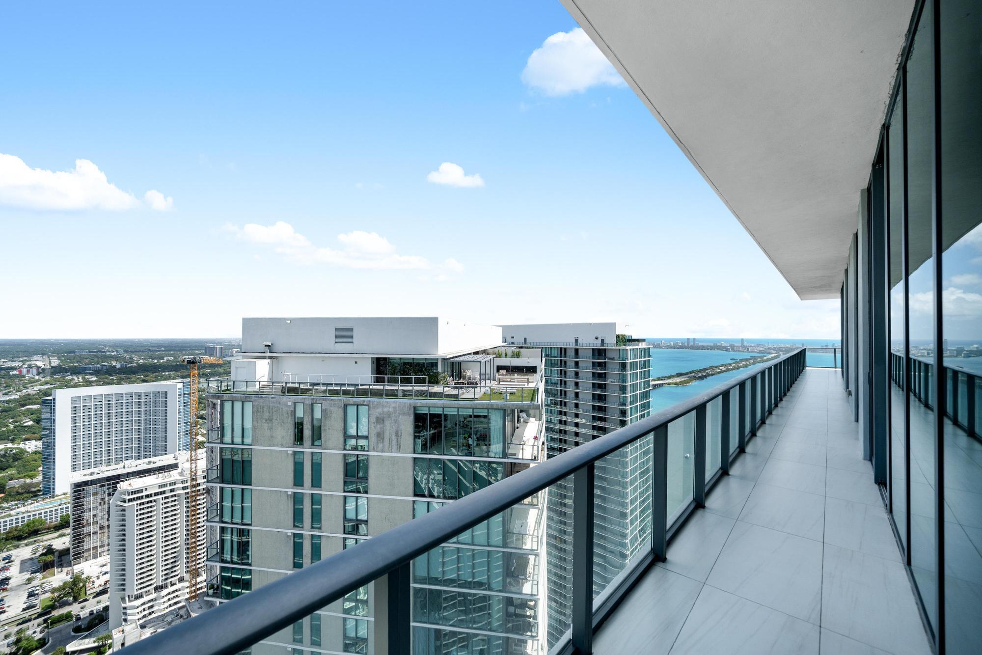 480 NE 31st #Ph5104, Miami FL 33137