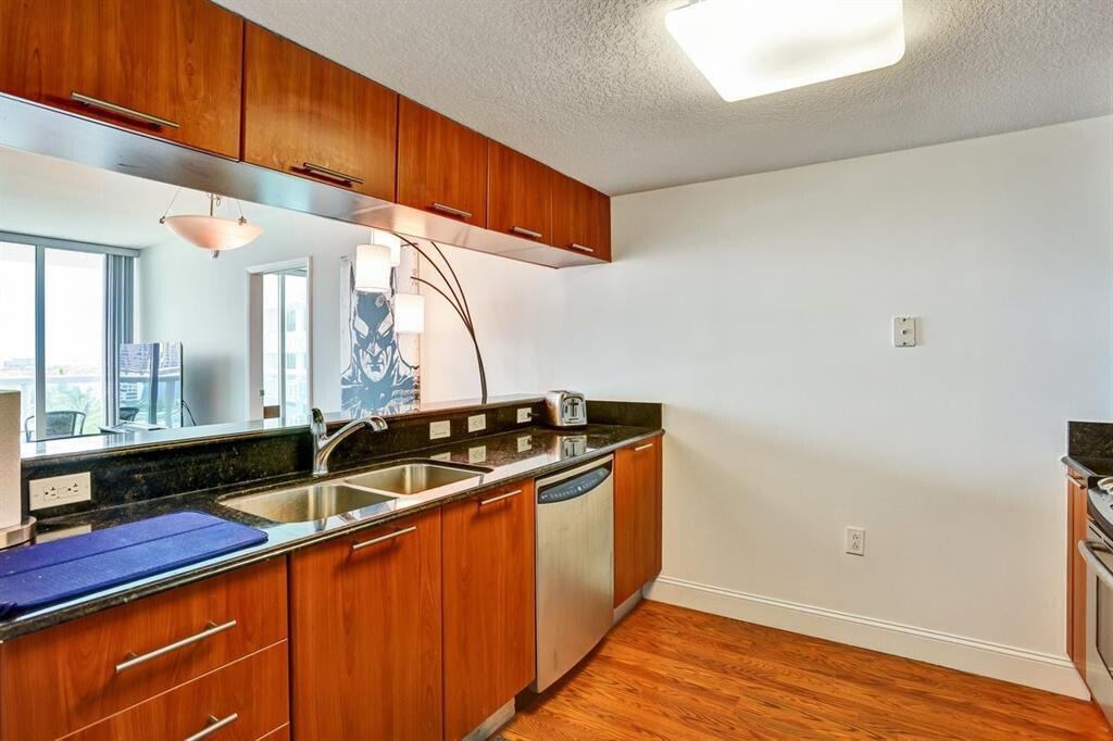 1800 N Bayshore #1610, Miami FL 33132
