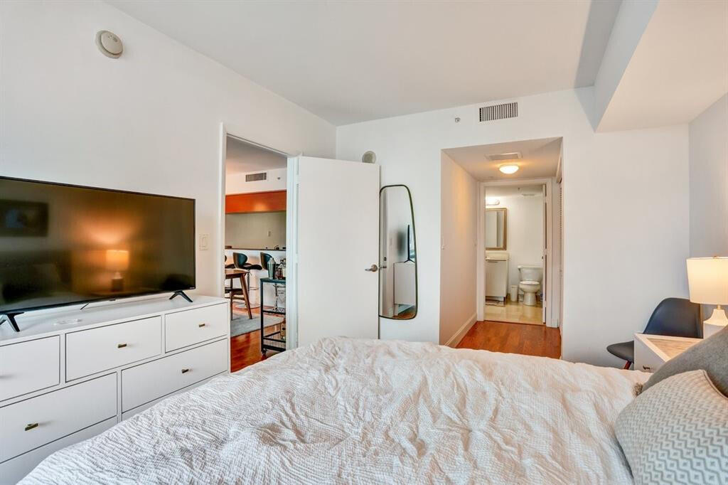 1800 N Bayshore #1610, Miami FL 33132