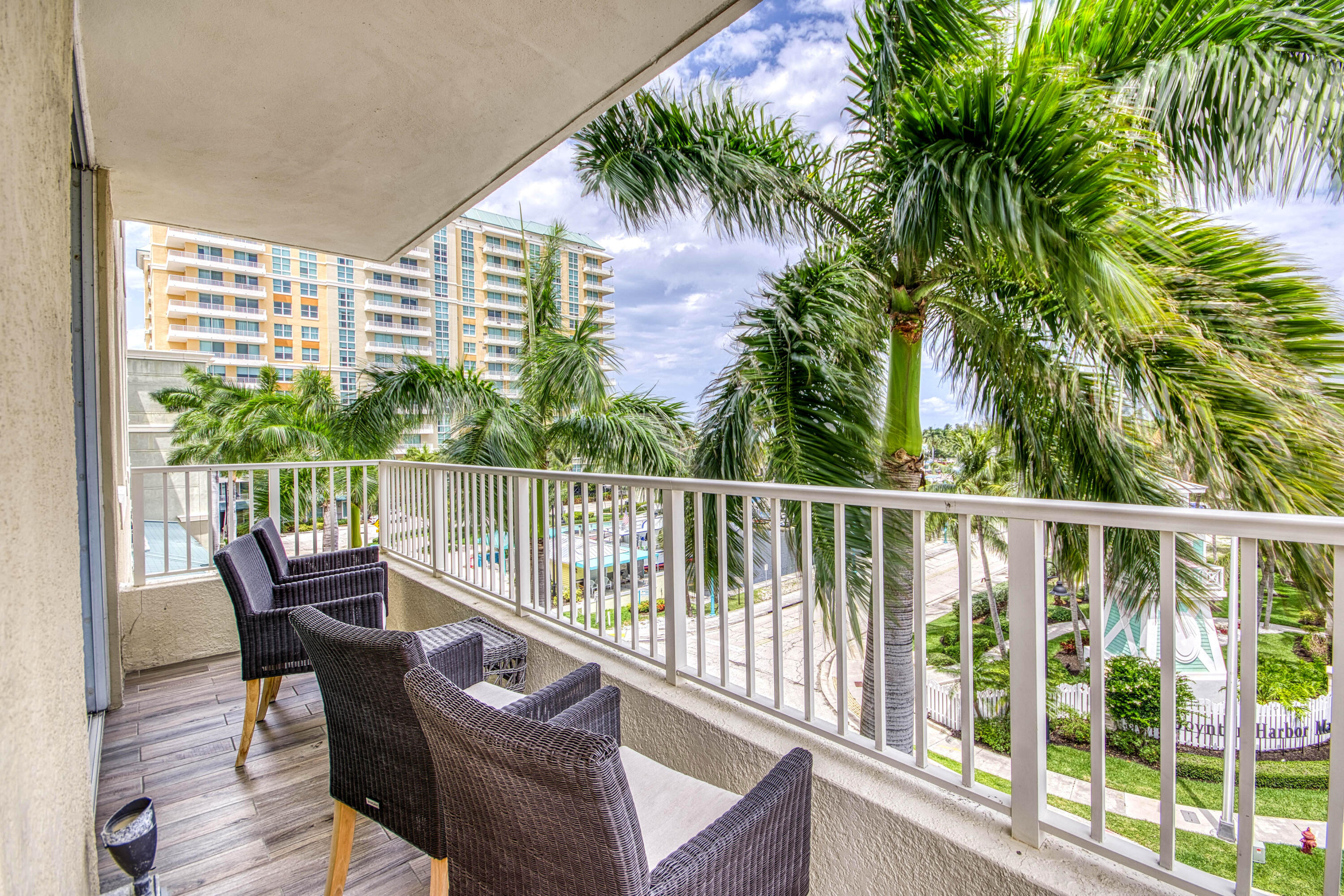 100 NE 6th #407, Boynton Beach FL 33435