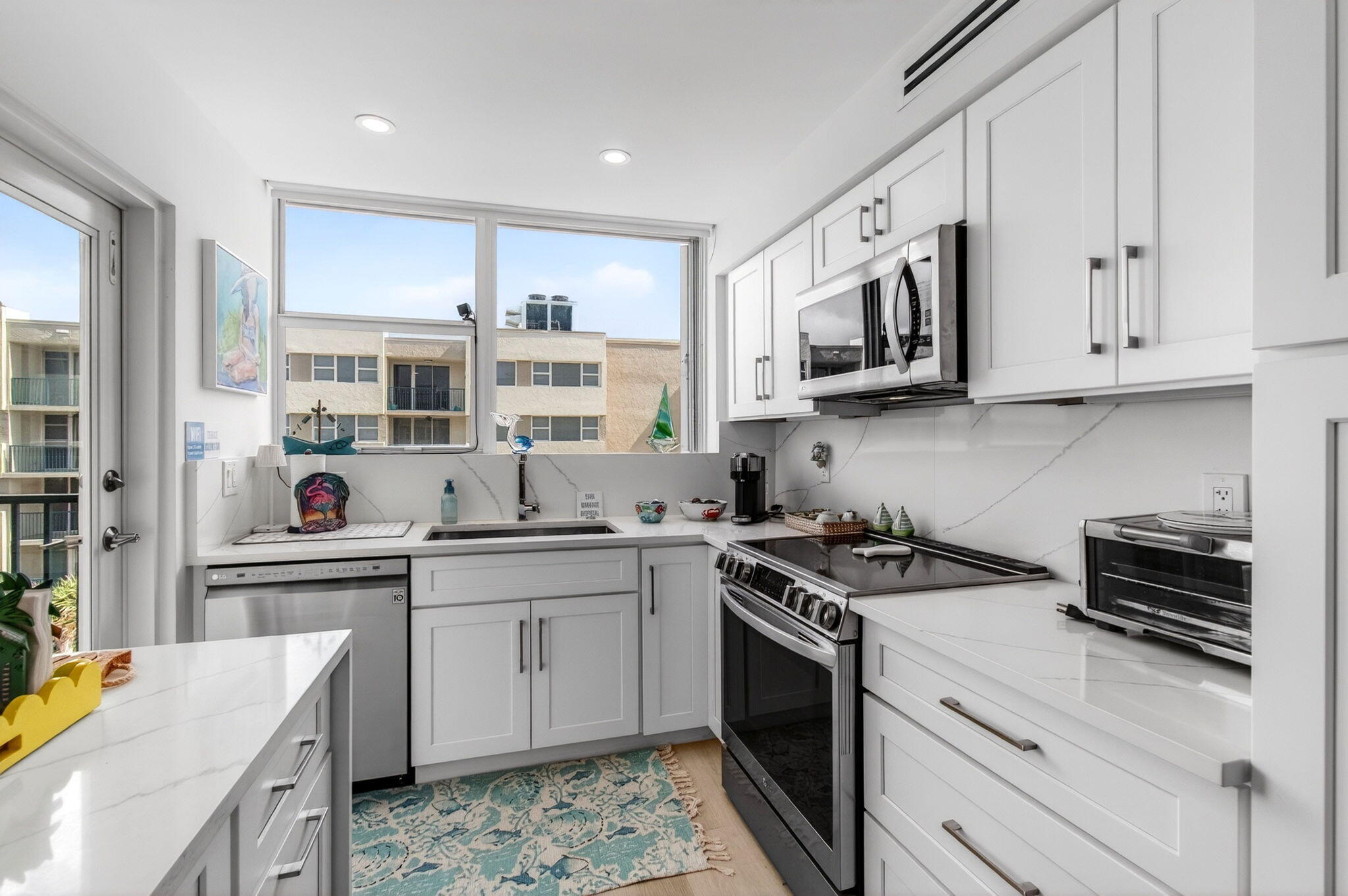 1236 Hillsboro Mile #406, Hillsboro Beach FL 33062
