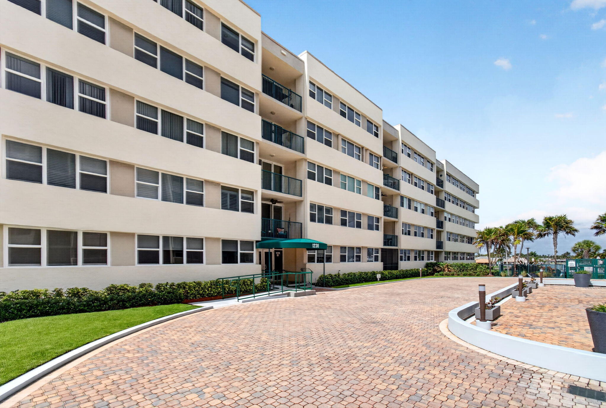 1236 Hillsboro Mile #406, Hillsboro Beach FL 33062