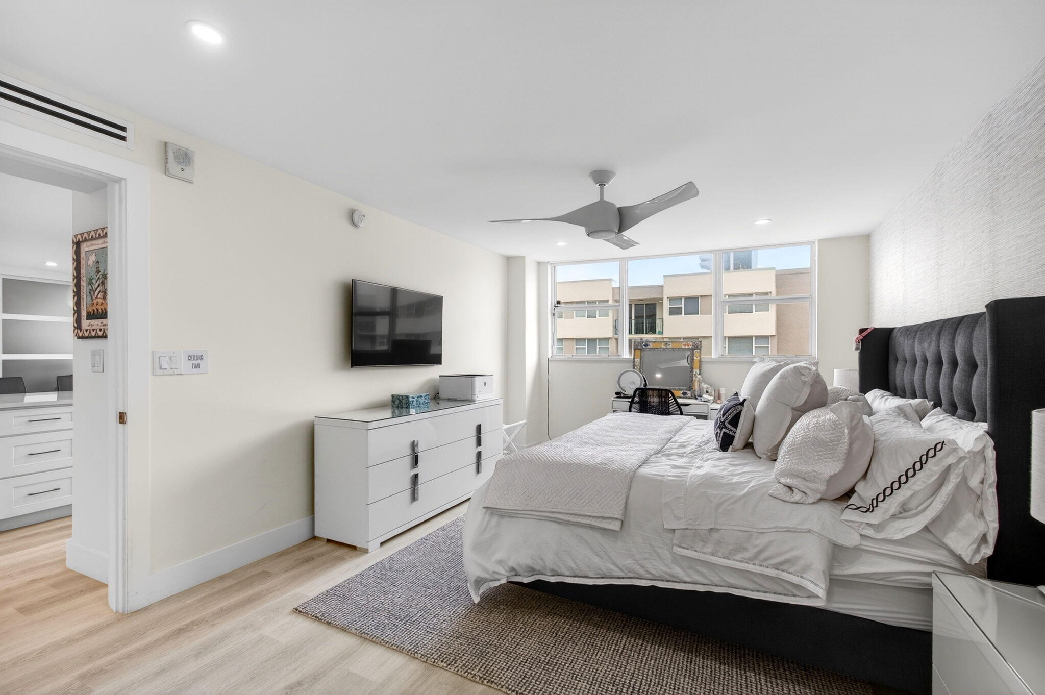 1236 Hillsboro Mile #406, Hillsboro Beach FL 33062