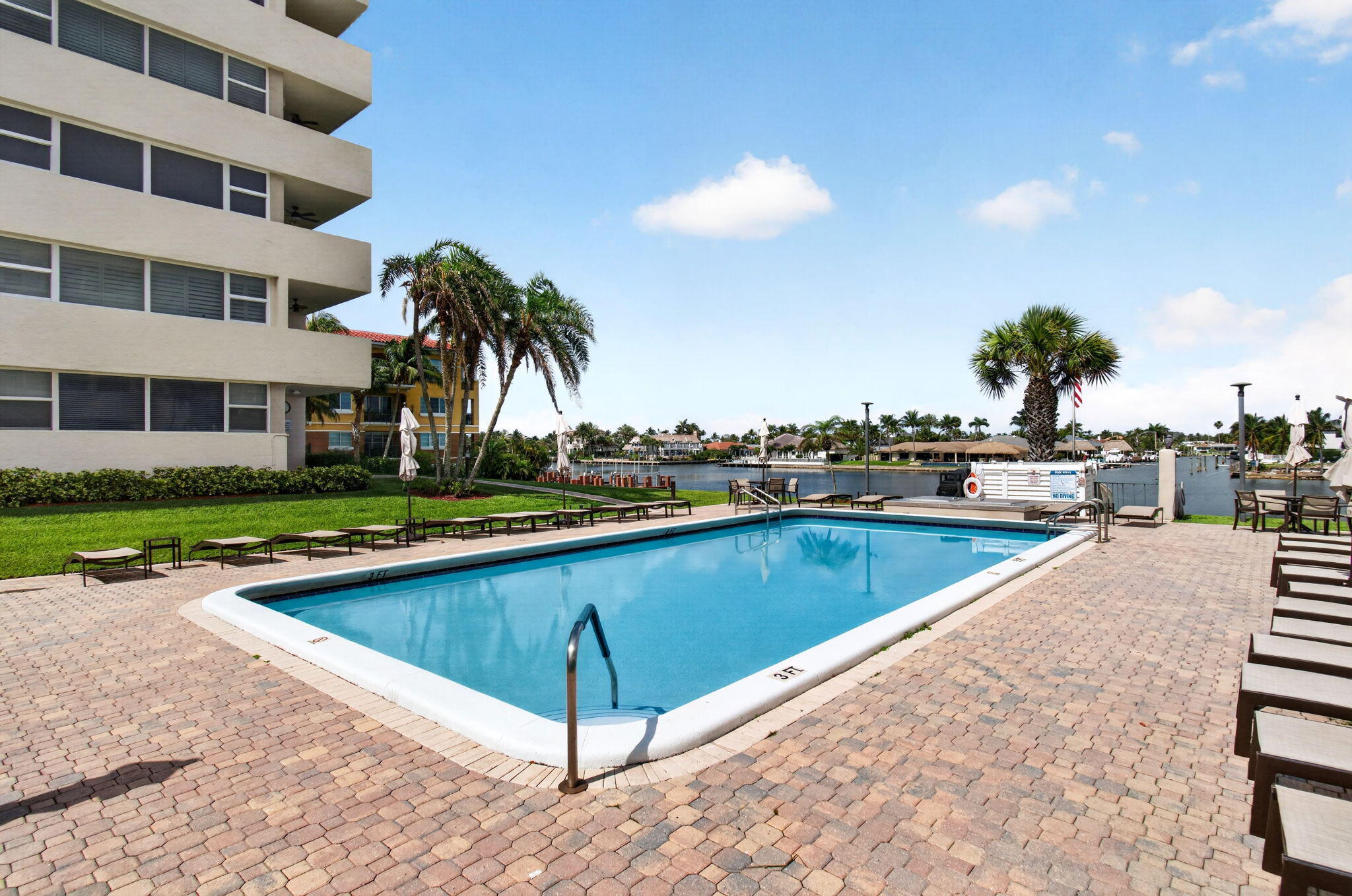 1236 Hillsboro Mile #406, Hillsboro Beach FL 33062