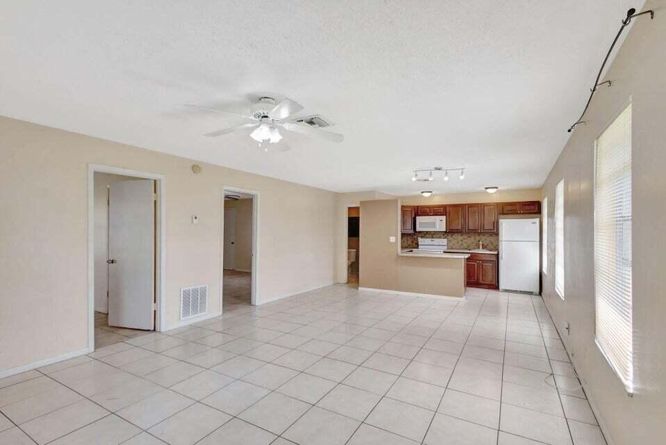 614 Holly #1, Palm Beach Gardens FL 33410