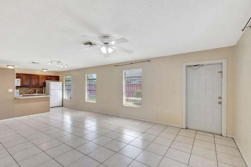 614 Holly #1, Palm Beach Gardens FL 33410