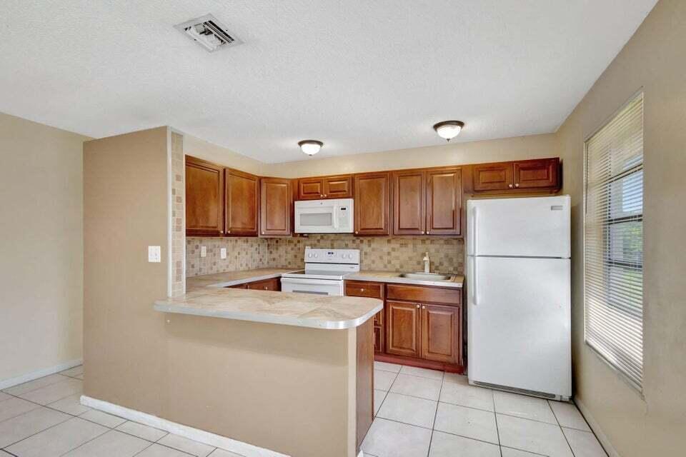 614 Holly #1, Palm Beach Gardens FL 33410