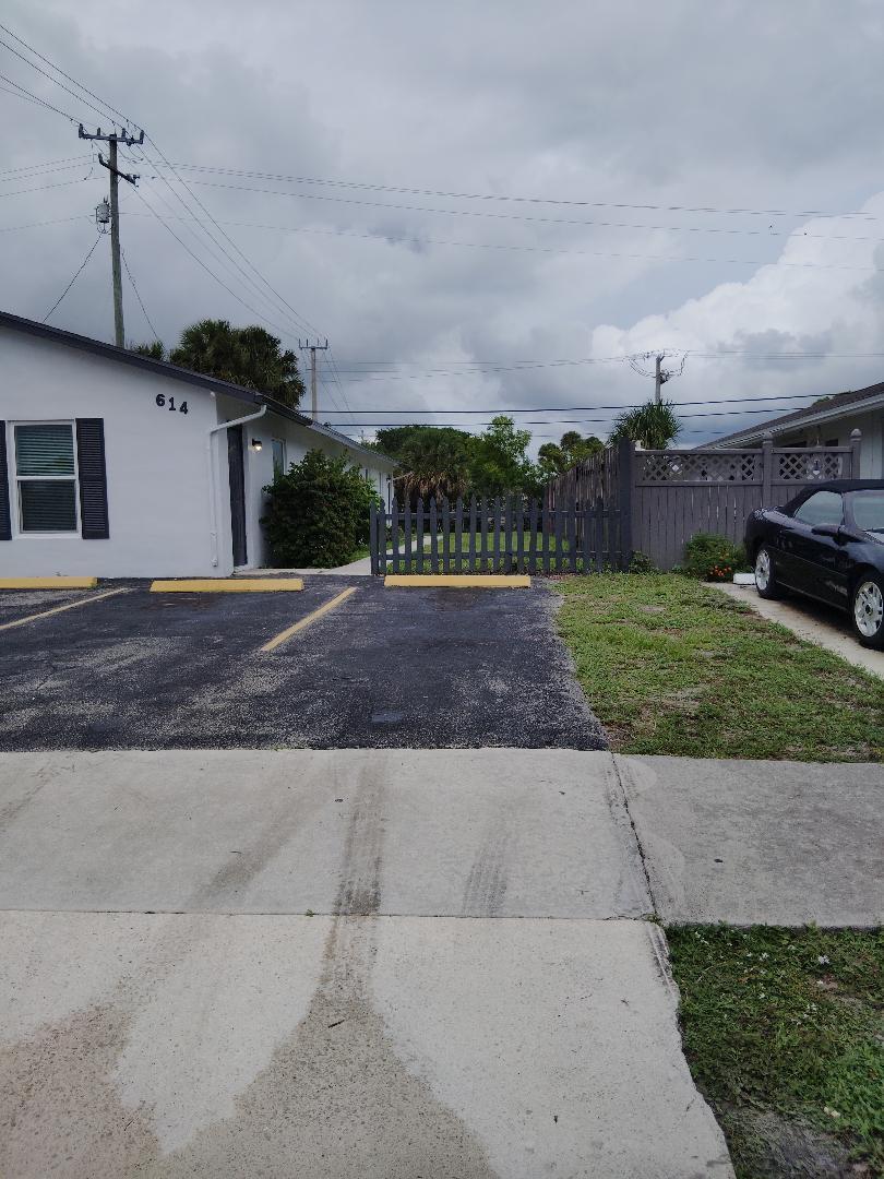 614 Holly #1, Palm Beach Gardens FL 33410