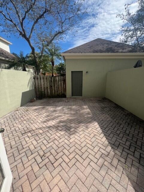 211 E Thatch Palm, Jupiter FL 33458