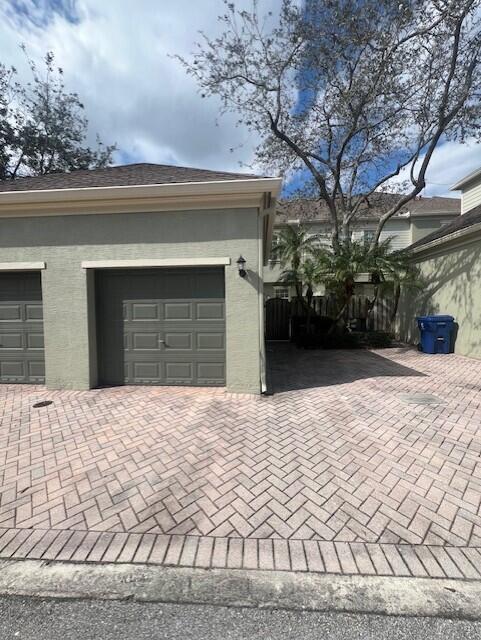 211 E Thatch Palm, Jupiter FL 33458