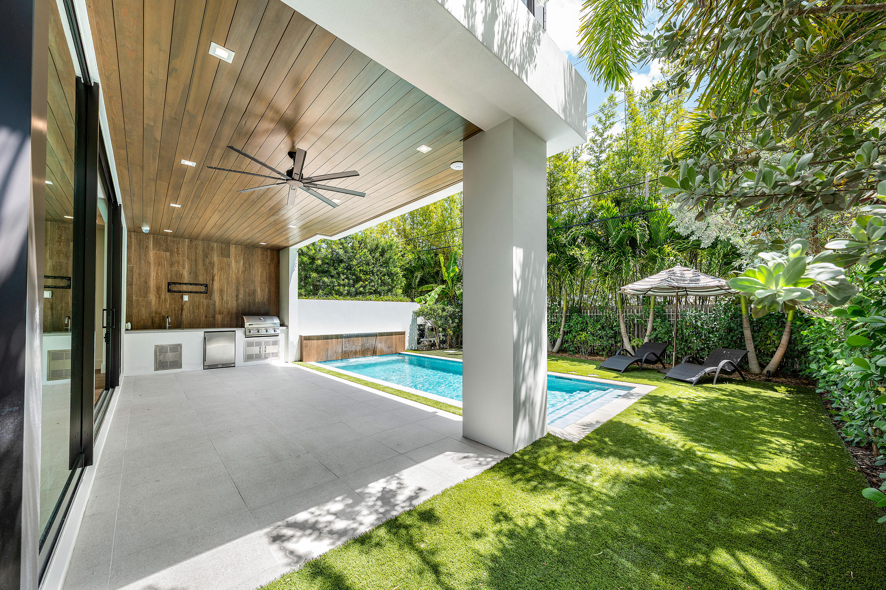 320 NE Wavecrest, Boca Raton FL 33432