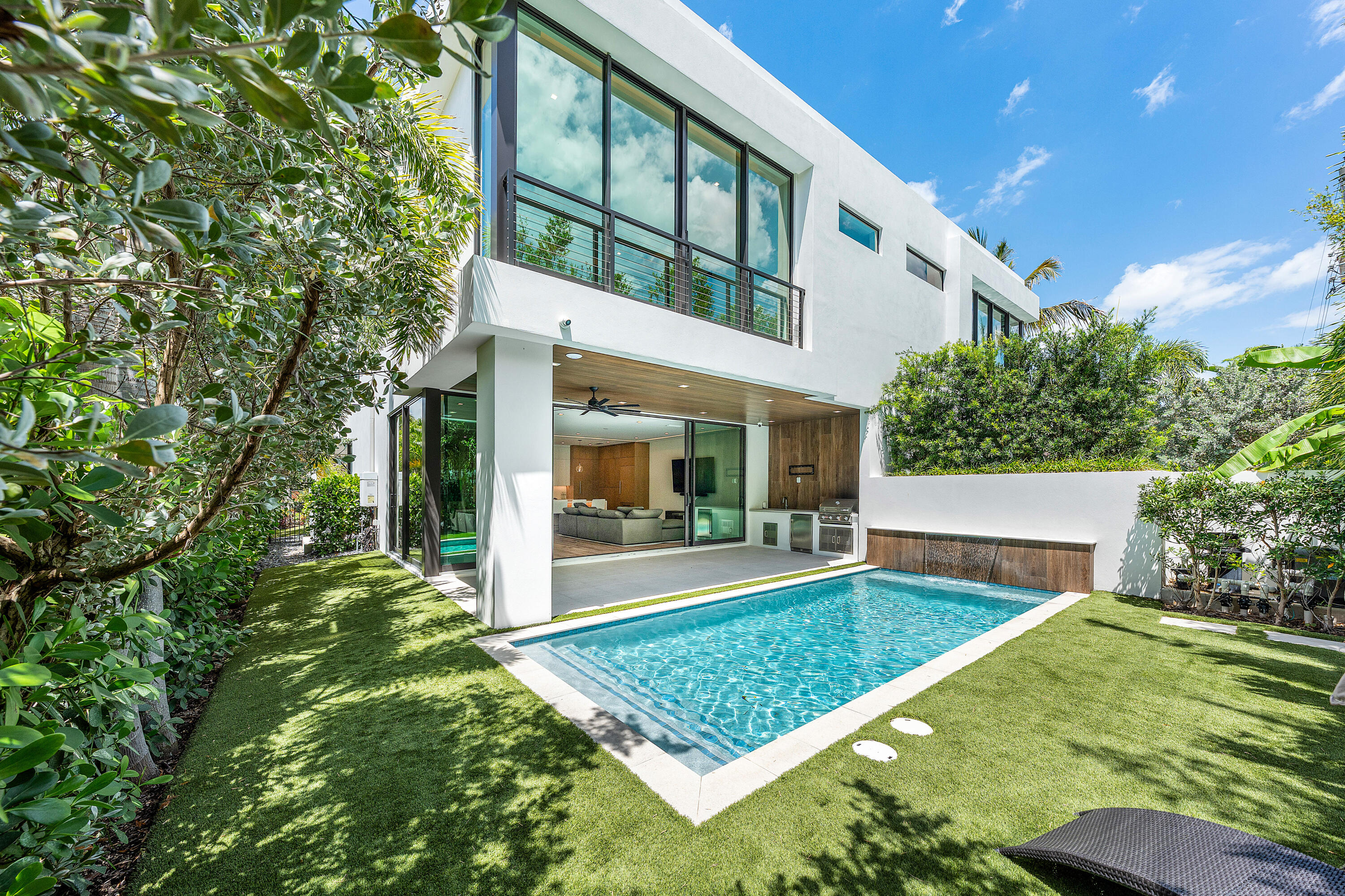 320 NE Wavecrest, Boca Raton FL 33432
