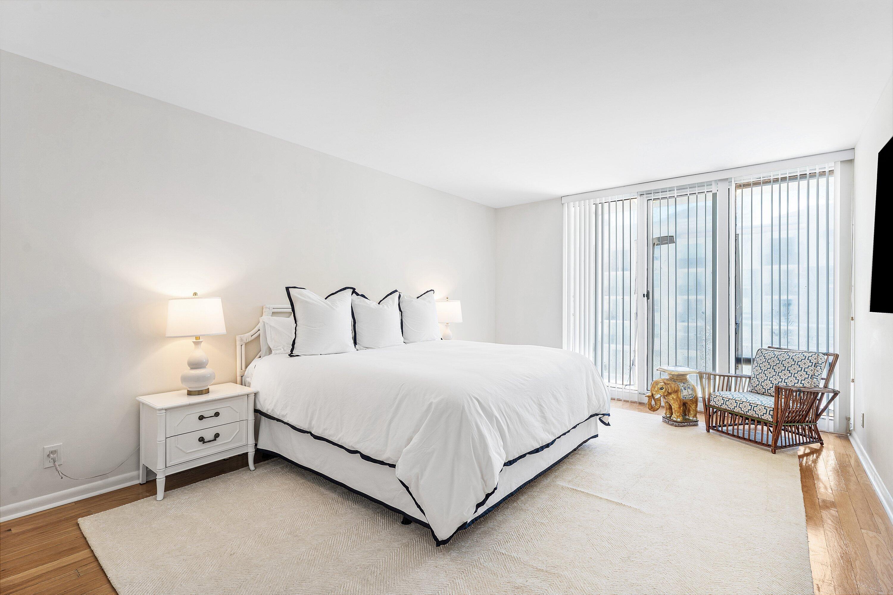 529 S Flagler #6g, West Palm Beach FL 33401