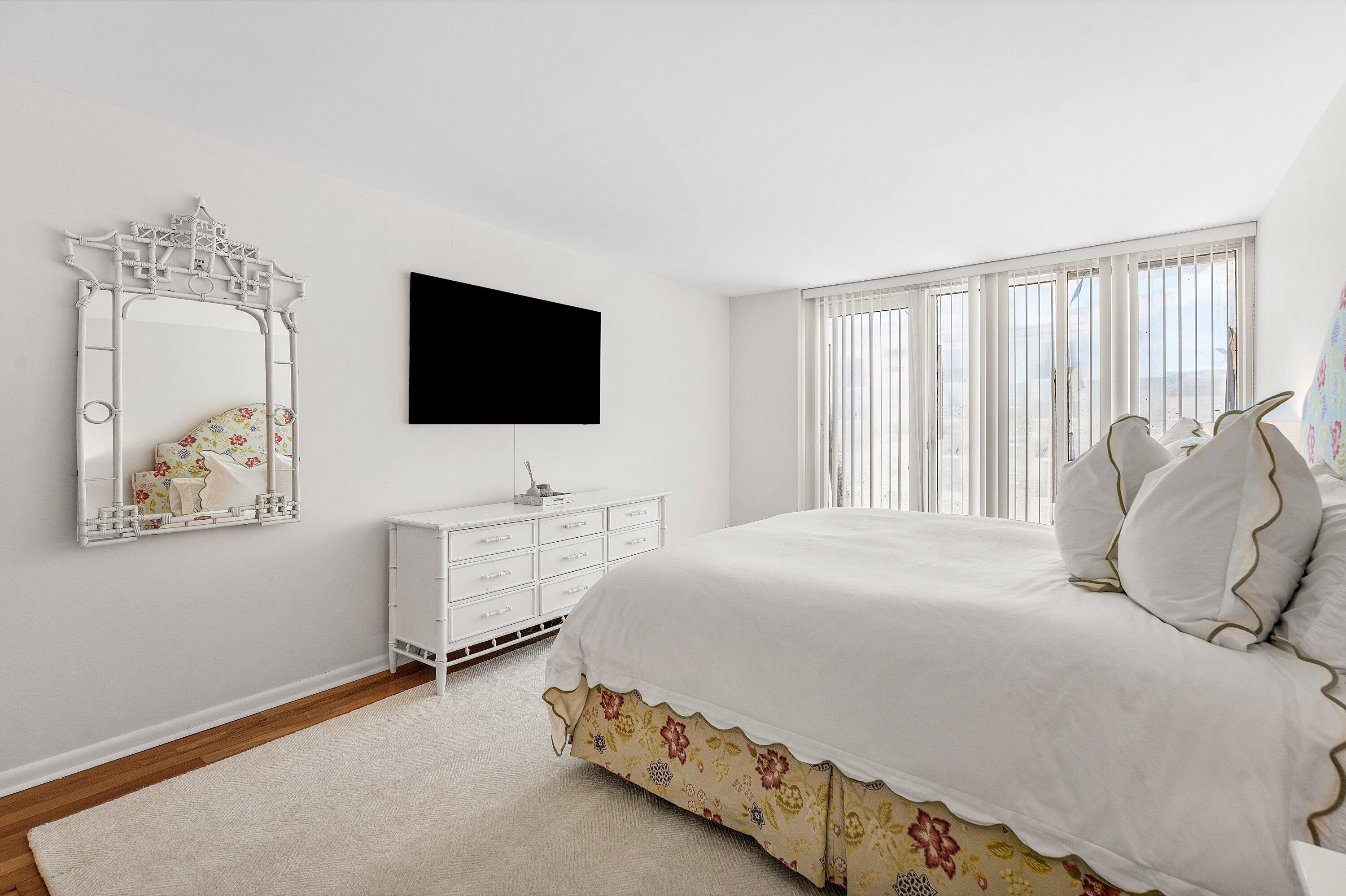 529 S Flagler #6g, West Palm Beach FL 33401