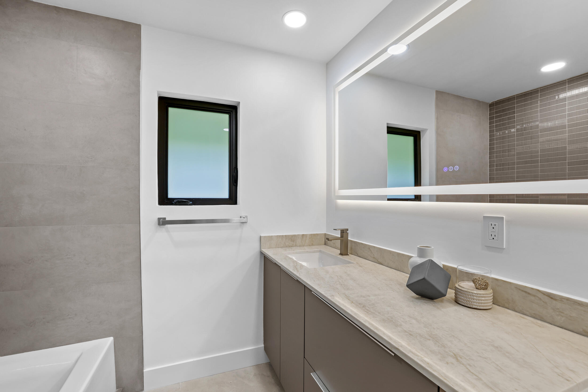 7571 Estrella, Boca Raton FL 33433