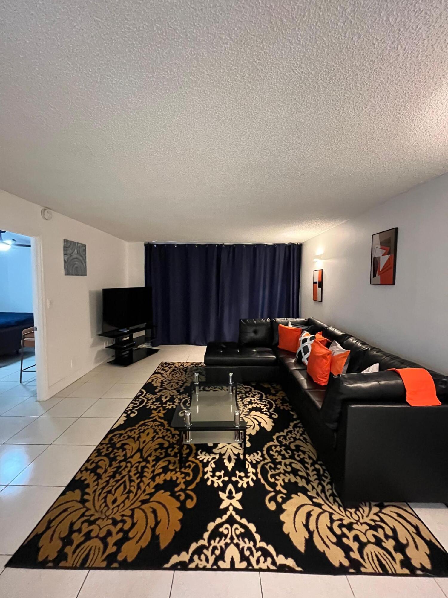 7041 Environ #127, Lauderhill FL 33319