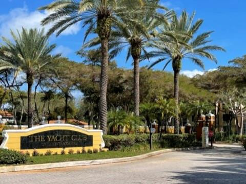 120 Yacht Club #305, Hypoluxo FL 33462