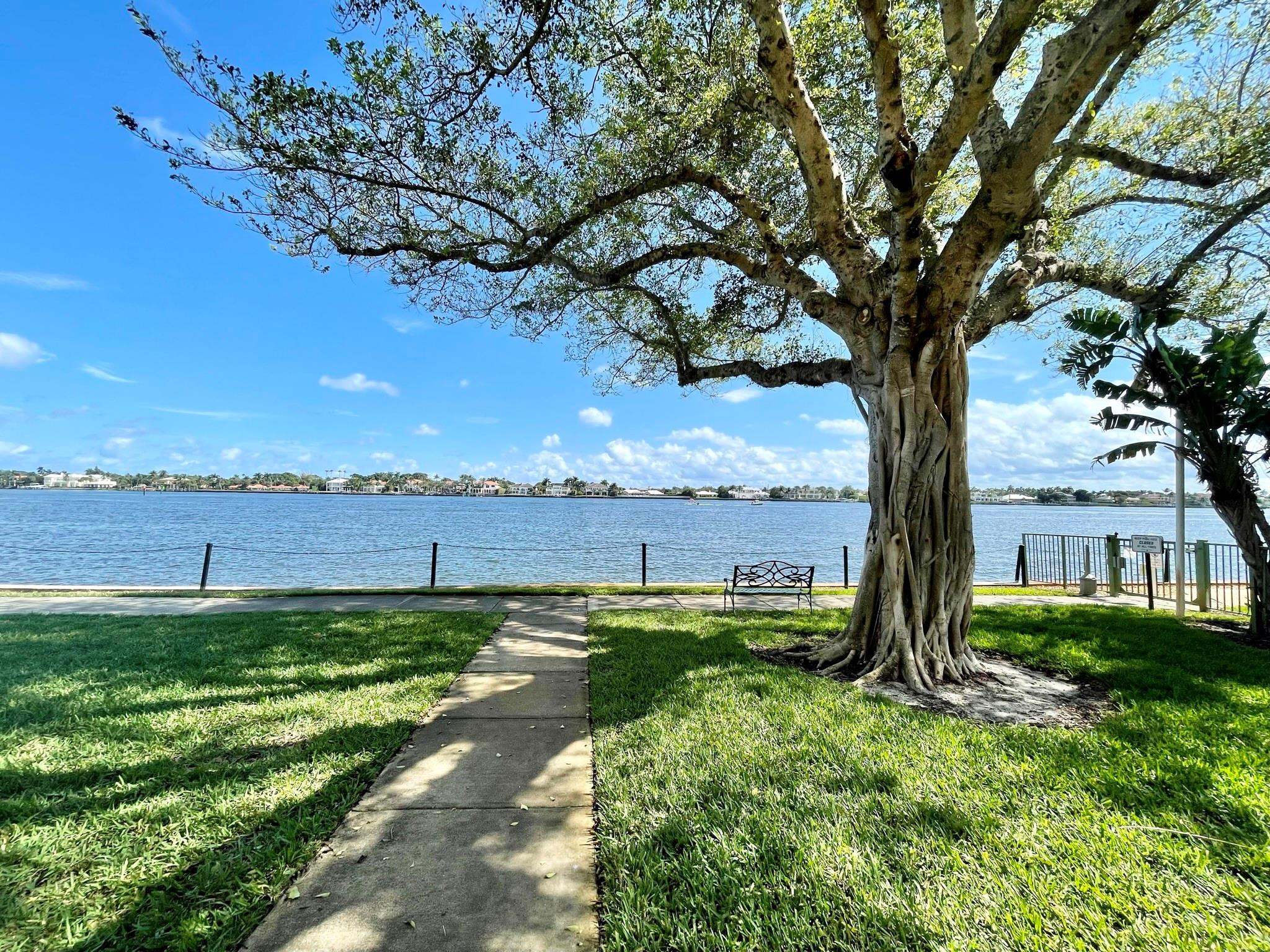 120 Yacht Club #305, Hypoluxo FL 33462