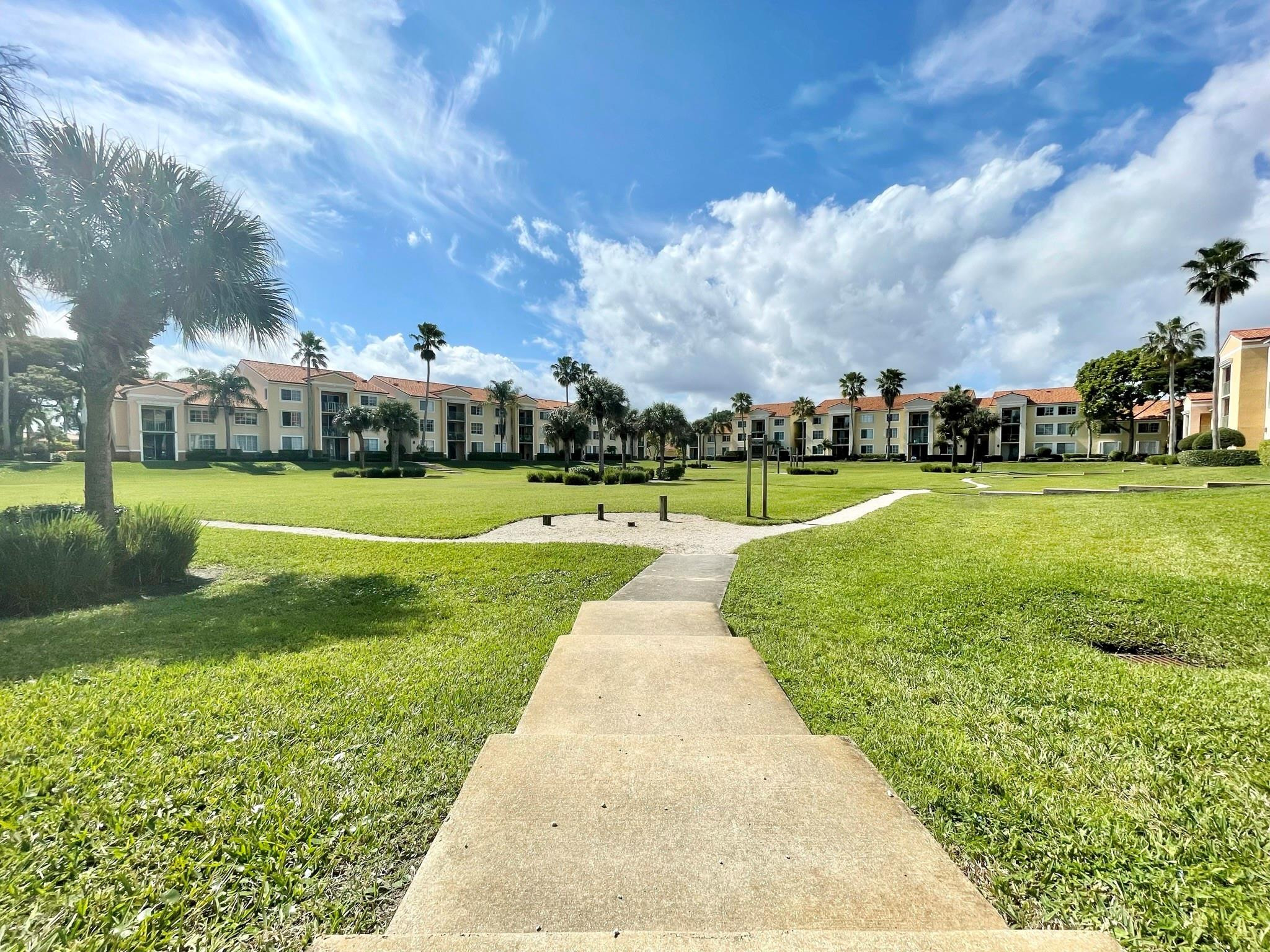 120 Yacht Club #305, Hypoluxo FL 33462