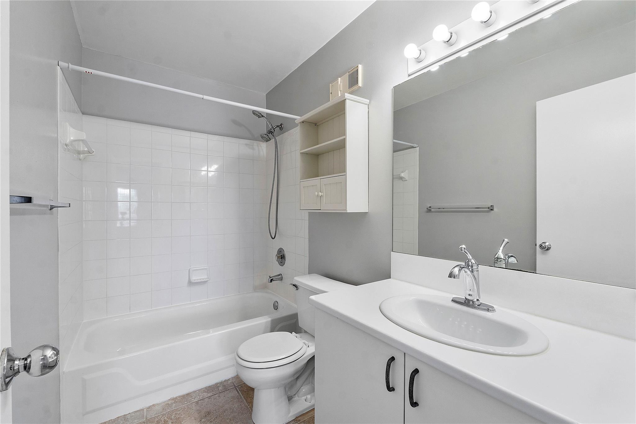 120 Yacht Club #305, Hypoluxo FL 33462