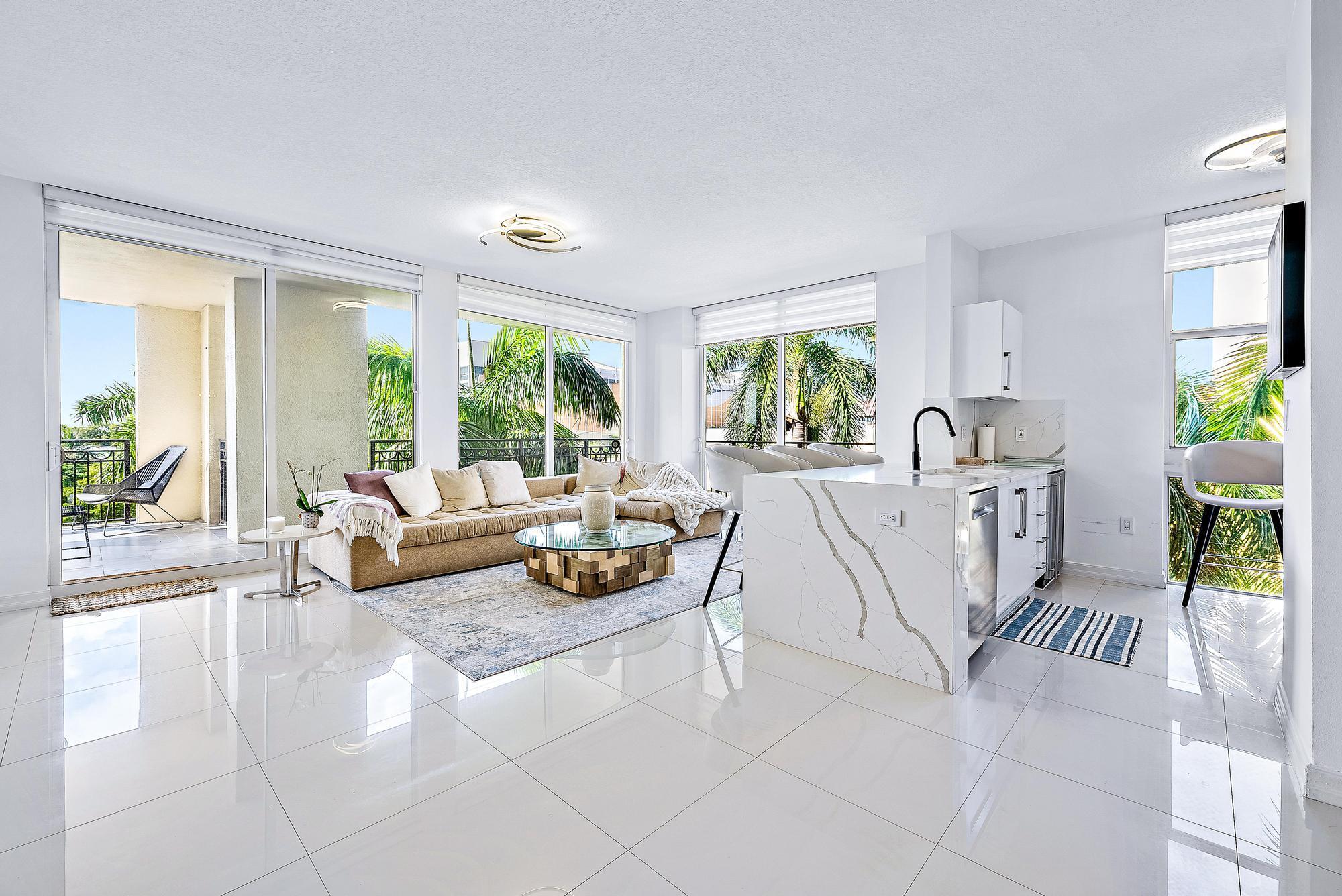 550 Okeechobee #422, West Palm Beach FL 33401