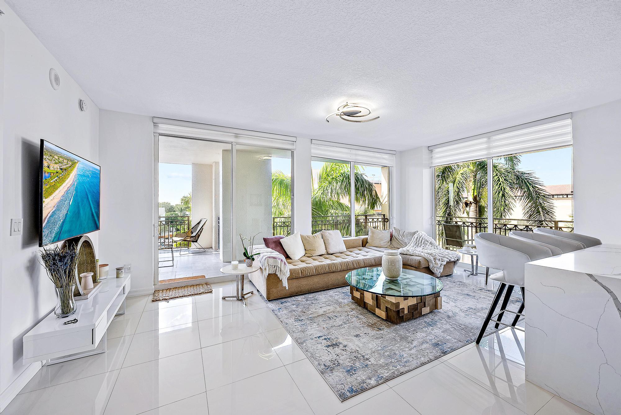 550 Okeechobee #422, West Palm Beach FL 33401