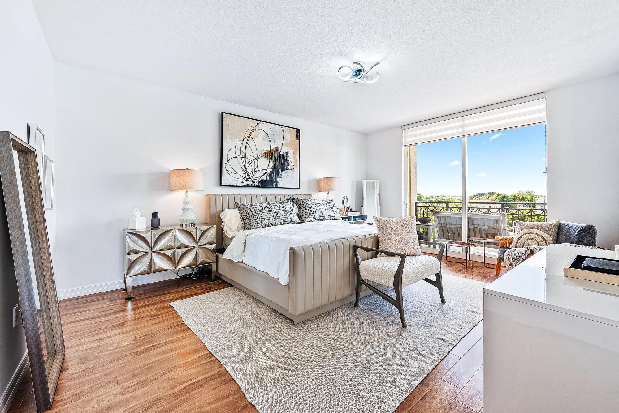 550 Okeechobee #422, West Palm Beach FL 33401